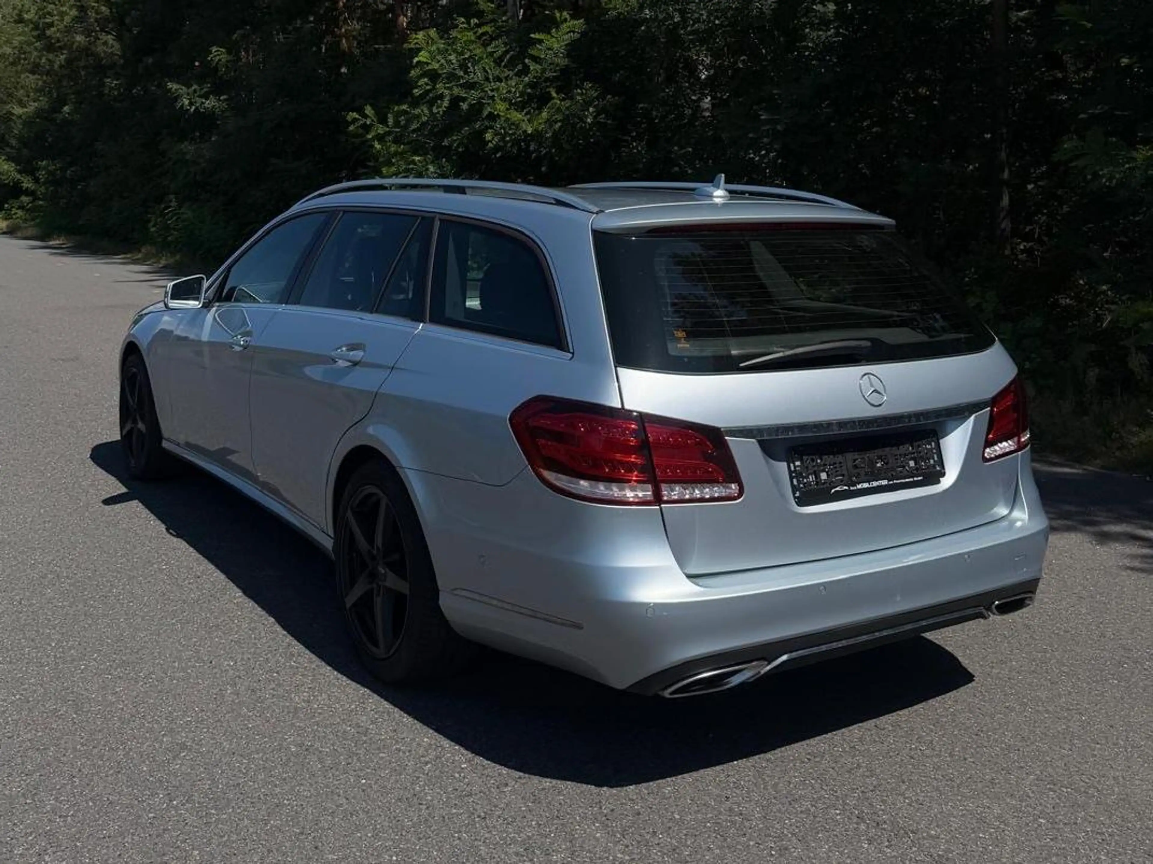 Mercedes-Benz E 250 E 250 BlueTec Edition E (212.204) — photo 2
