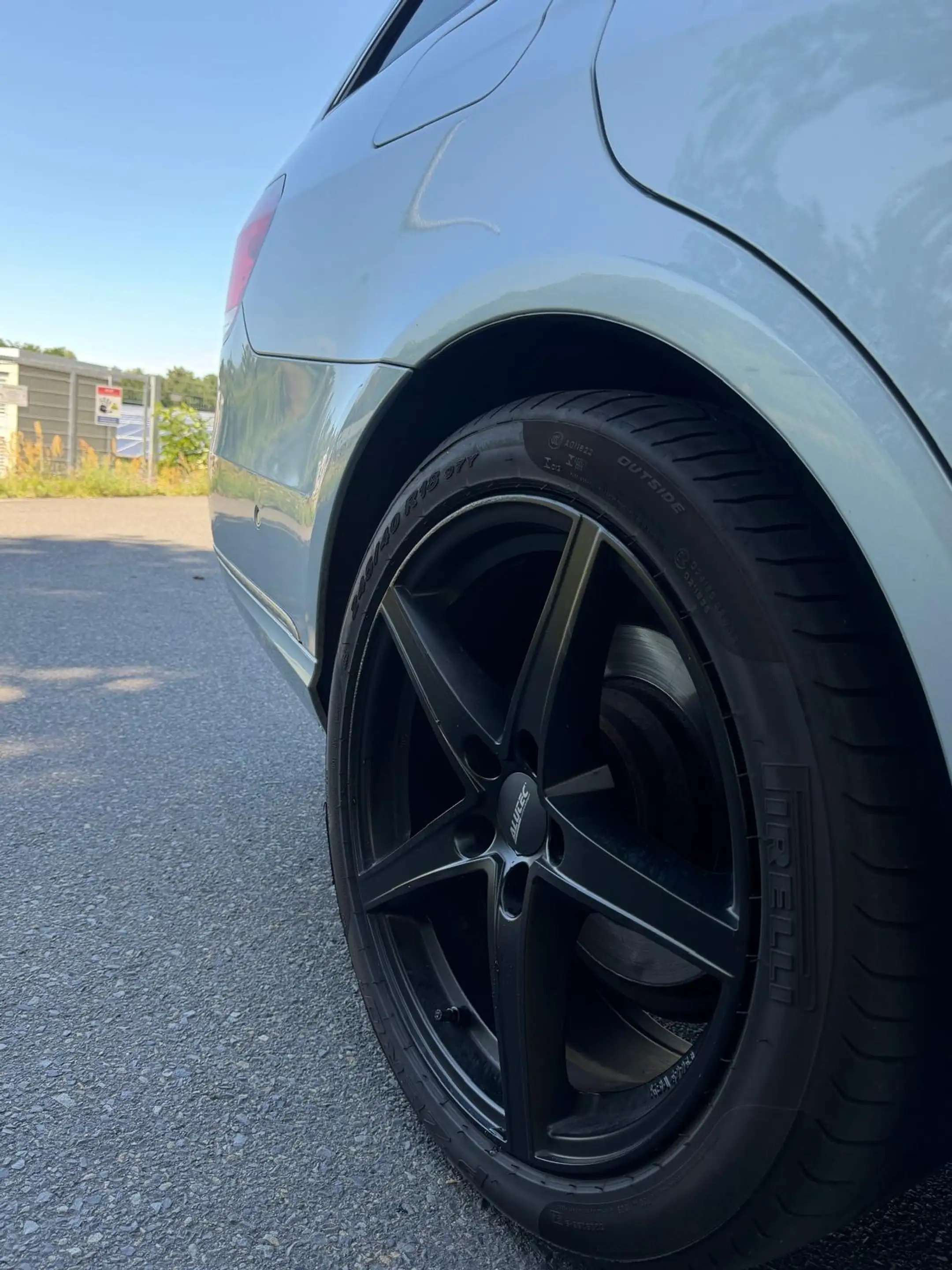 Mercedes-Benz E 250 E 250 BlueTec Edition E (212.204) — photo 4