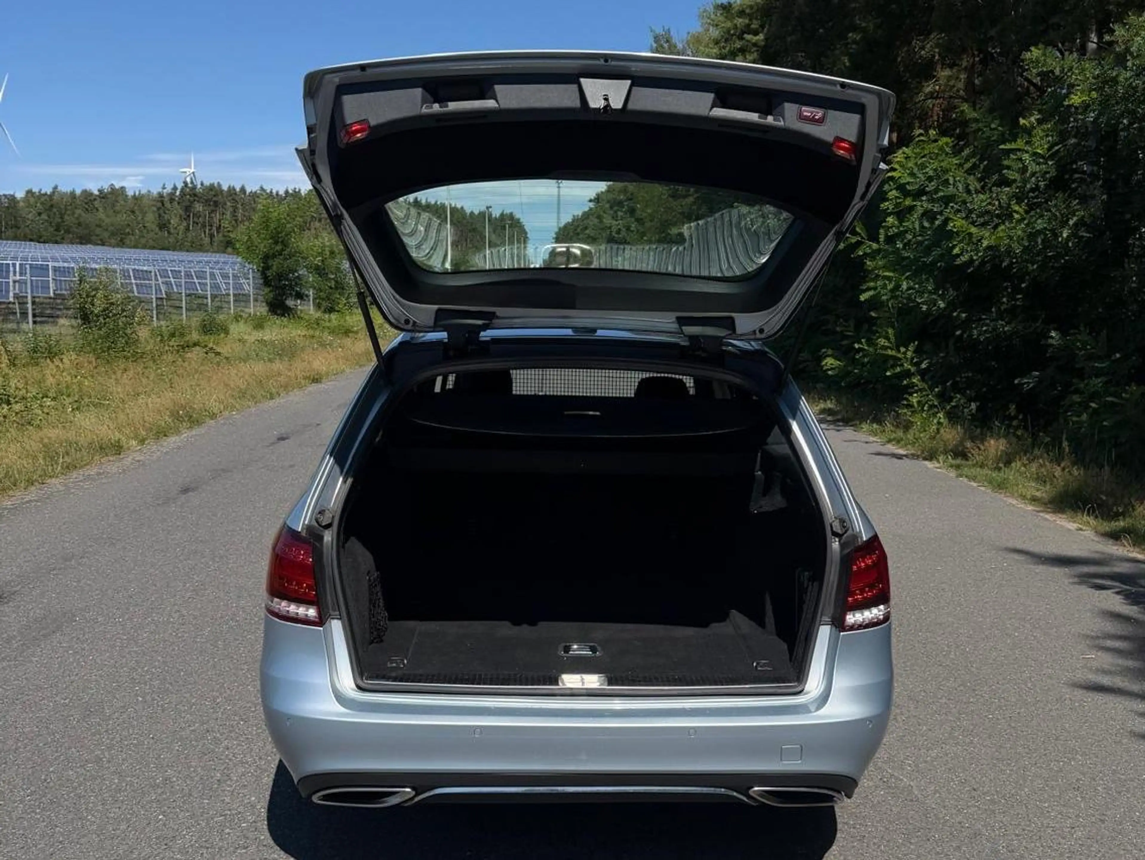 Mercedes-Benz E 250 E 250 BlueTec Edition E (212.204) — photo 9
