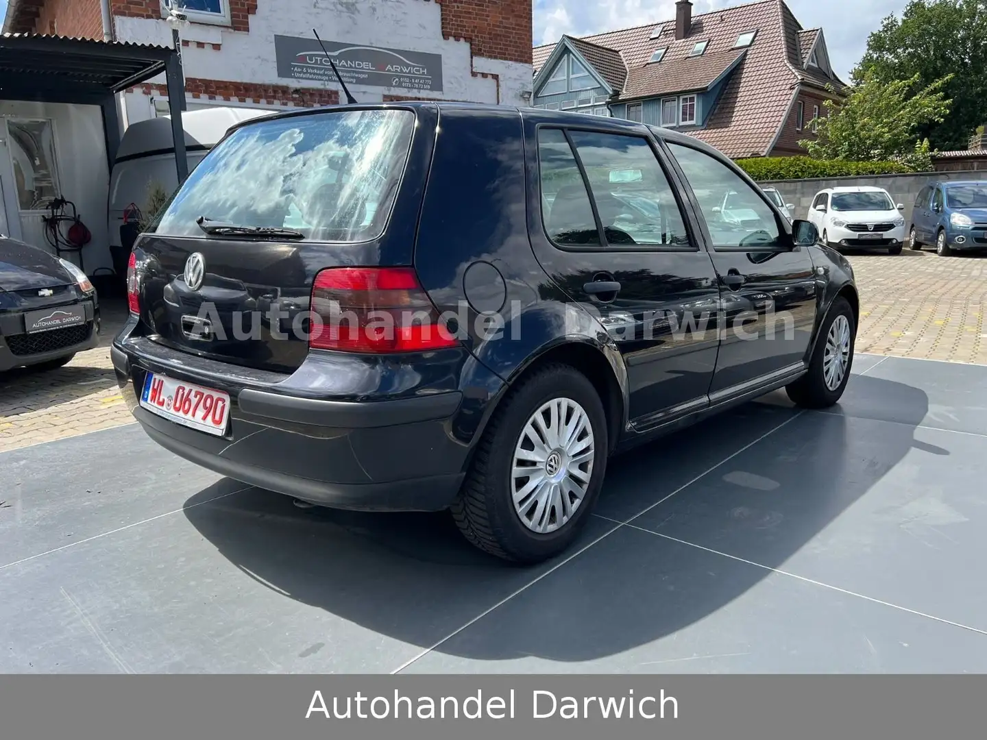 Volkswagen Golf 1.4 Special Klima/4-Türen Top Schwarz - 2