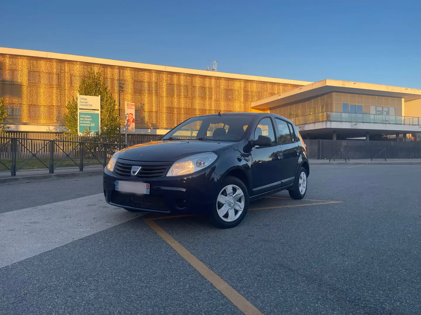 Dacia Sandero 1.4 MPI 75 Ambiance - 1