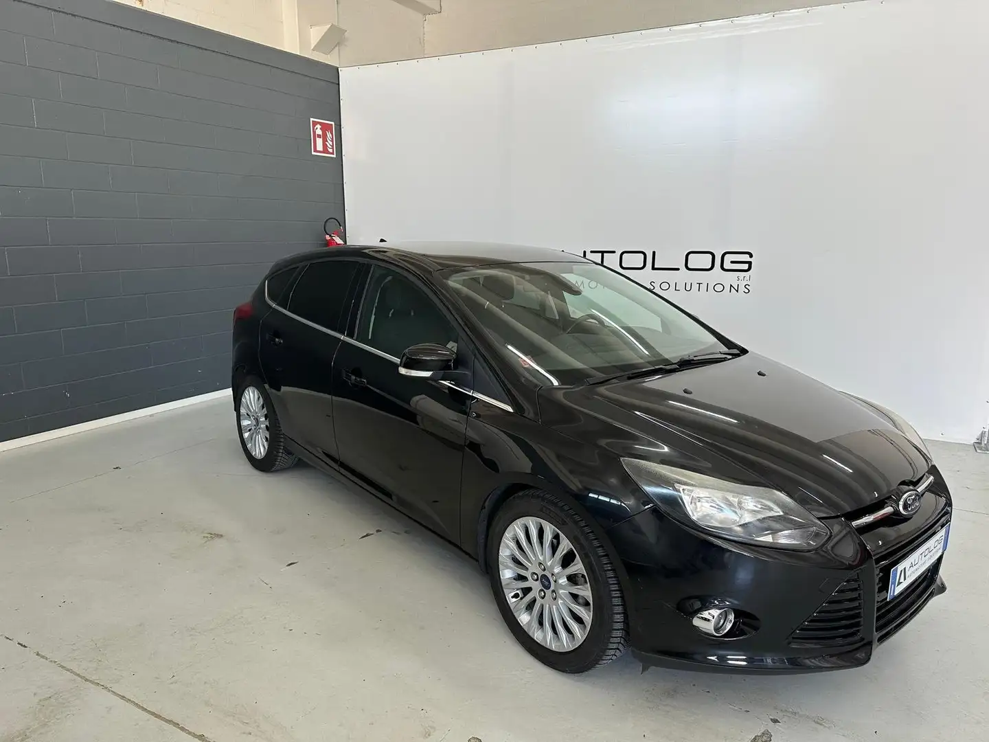 Ford Focus Focus 5p 1.0 ecoboost Titanium s Fekete - 2