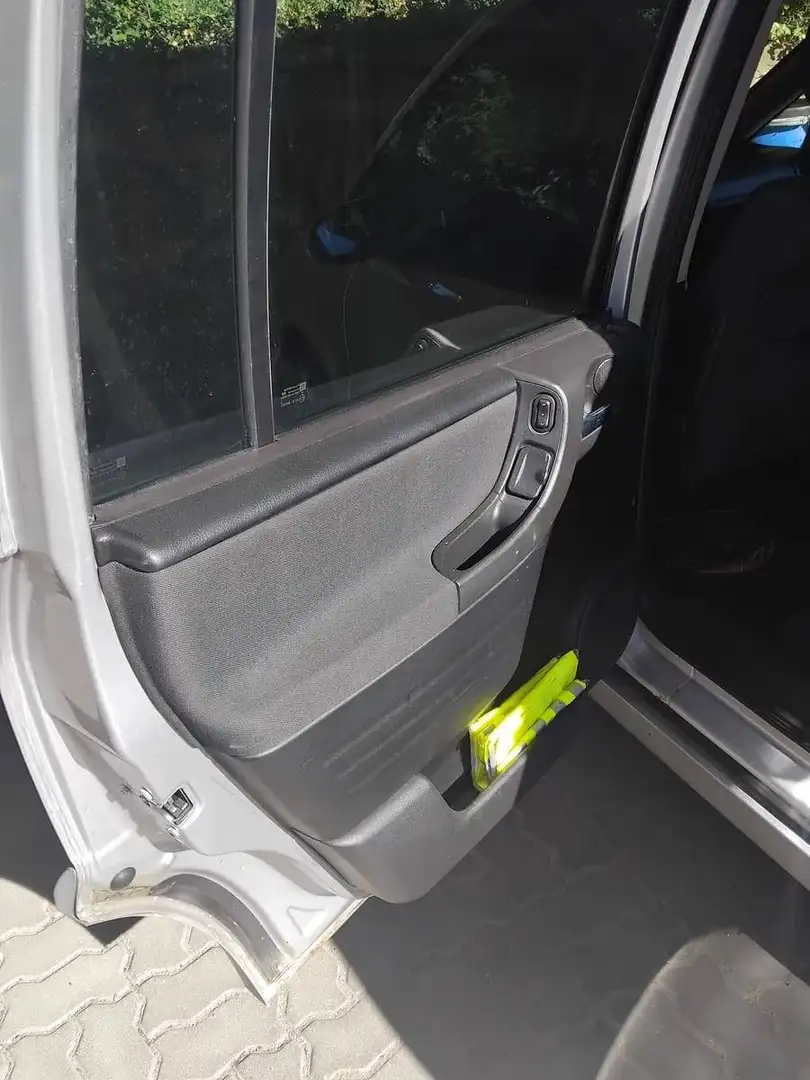 Opel Zafira Zafira Design Edition 2,2 16V DTI Design Edition Silber - 2