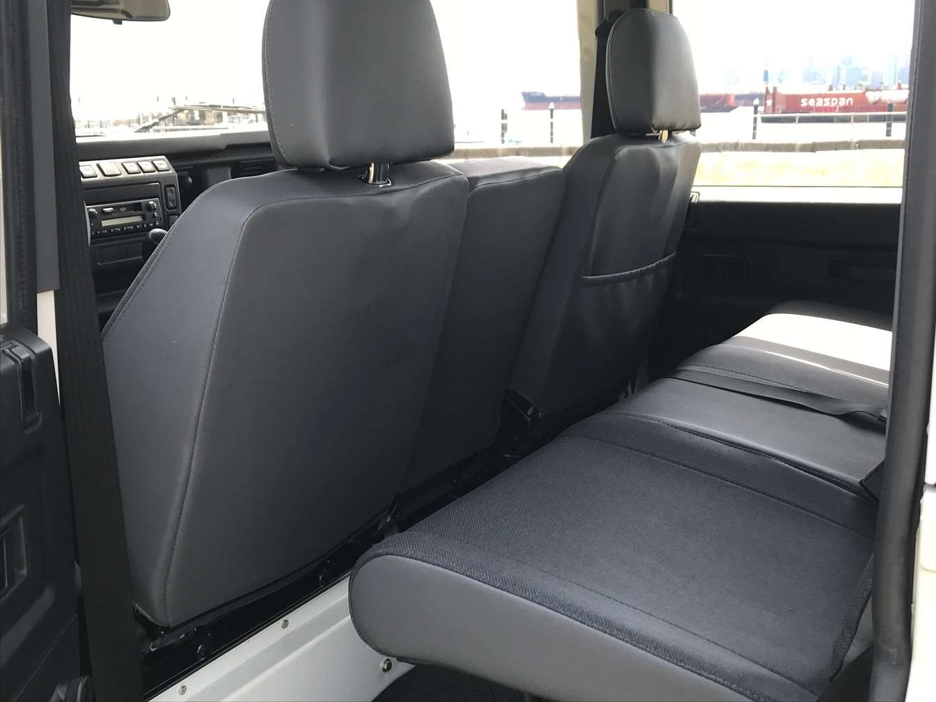 2006 Land Rover Defender thumb 10