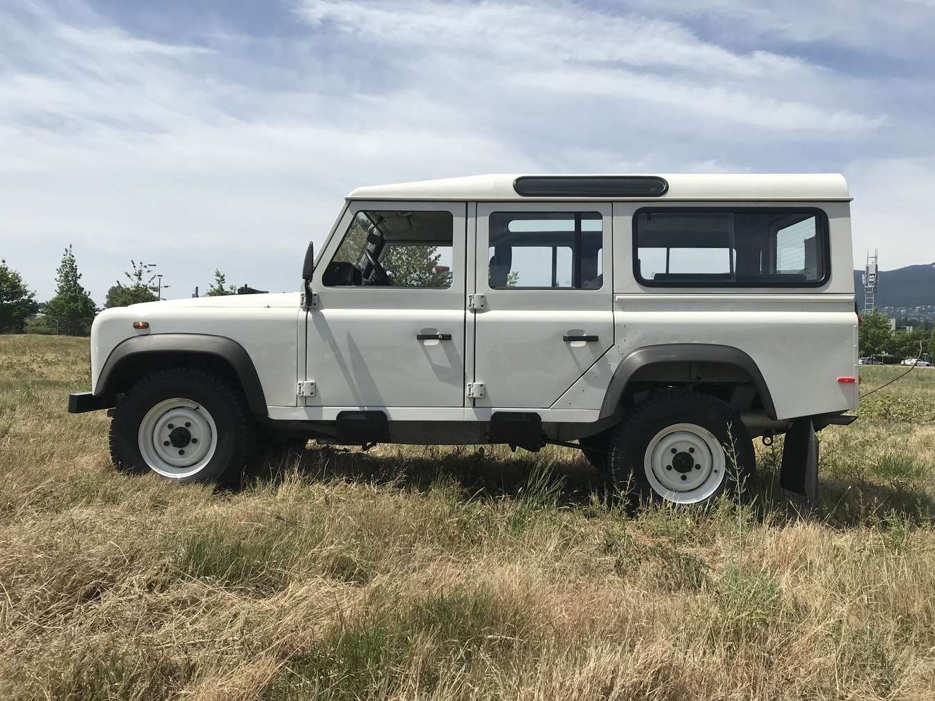 2006 Land Rover Defender alt 3