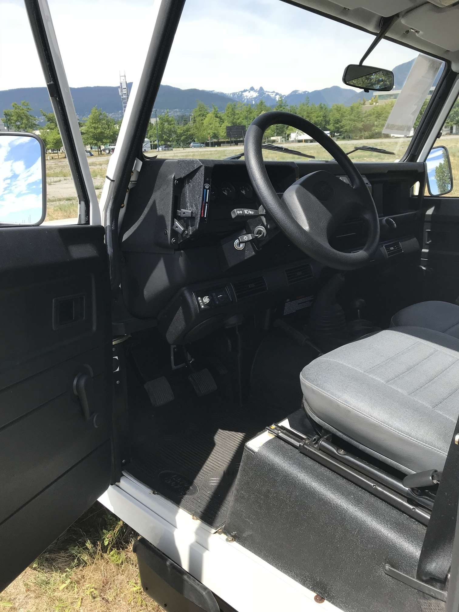 2006 Land Rover Defender alt 5