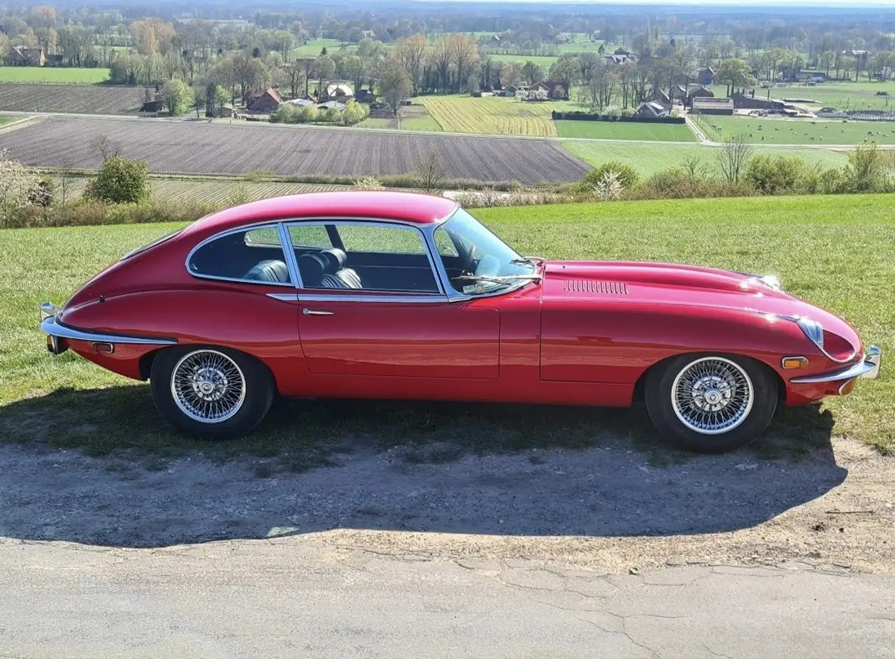 Jaguar E-Type sehr gepflegter 6-Zylinder mit Chromspeichen, foto 3