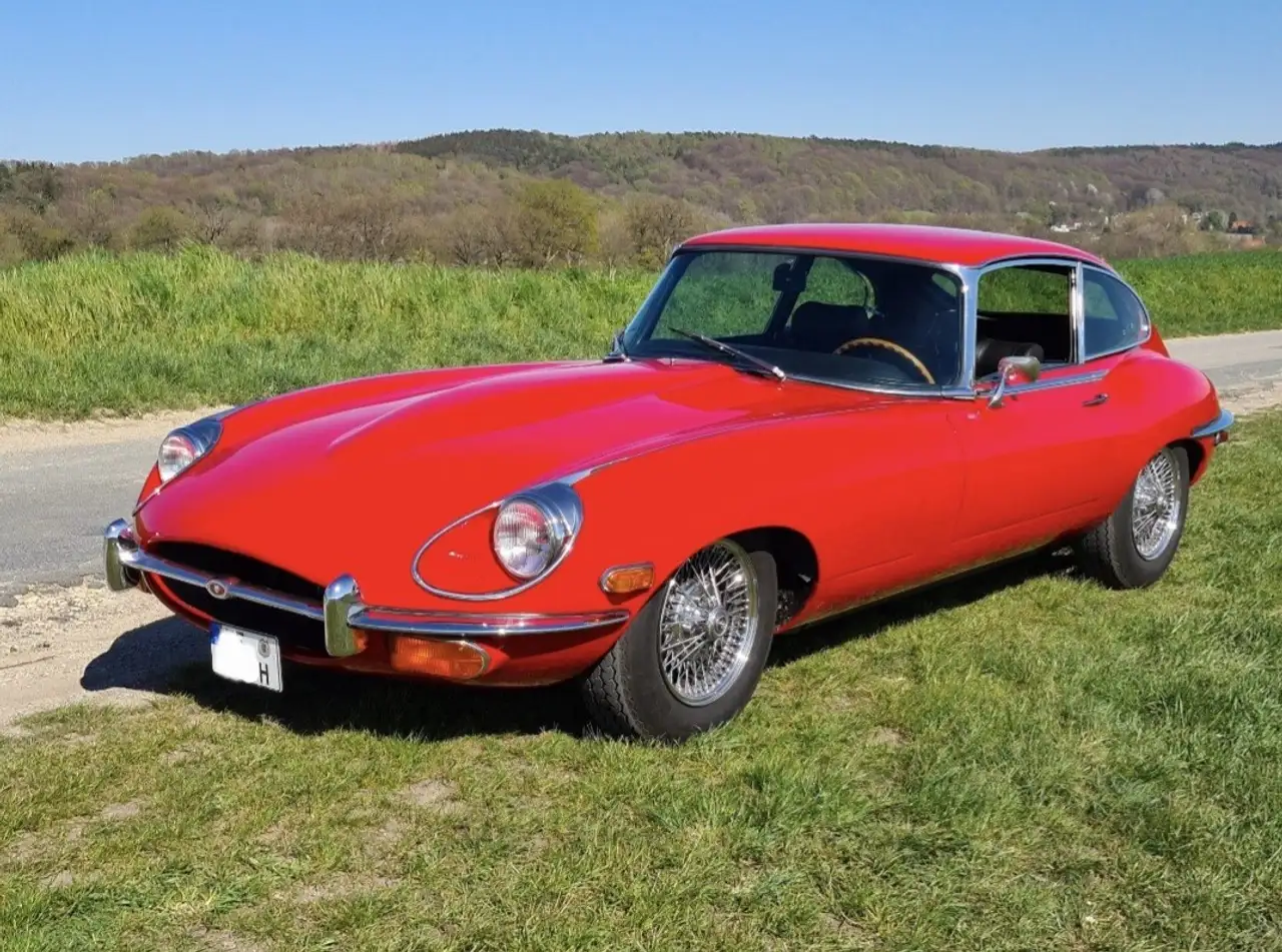 Jaguar E-Type sehr gepflegter 6-Zylinder mit Chromspeichen, foto 4
