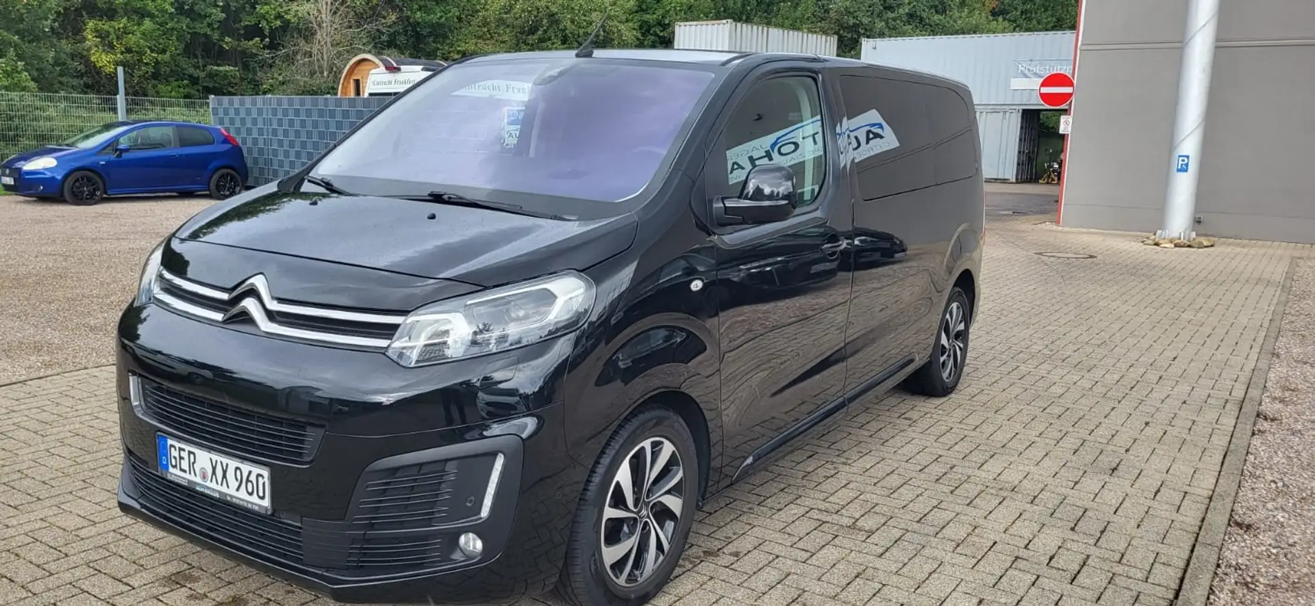 Citroen Spacetourer Feel M Kopfdichtungsschaden - Motor läuft Schwarz - 2