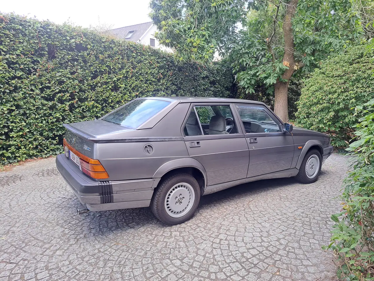 Alfa Romeo 75 V6 3.0 America, foto 4