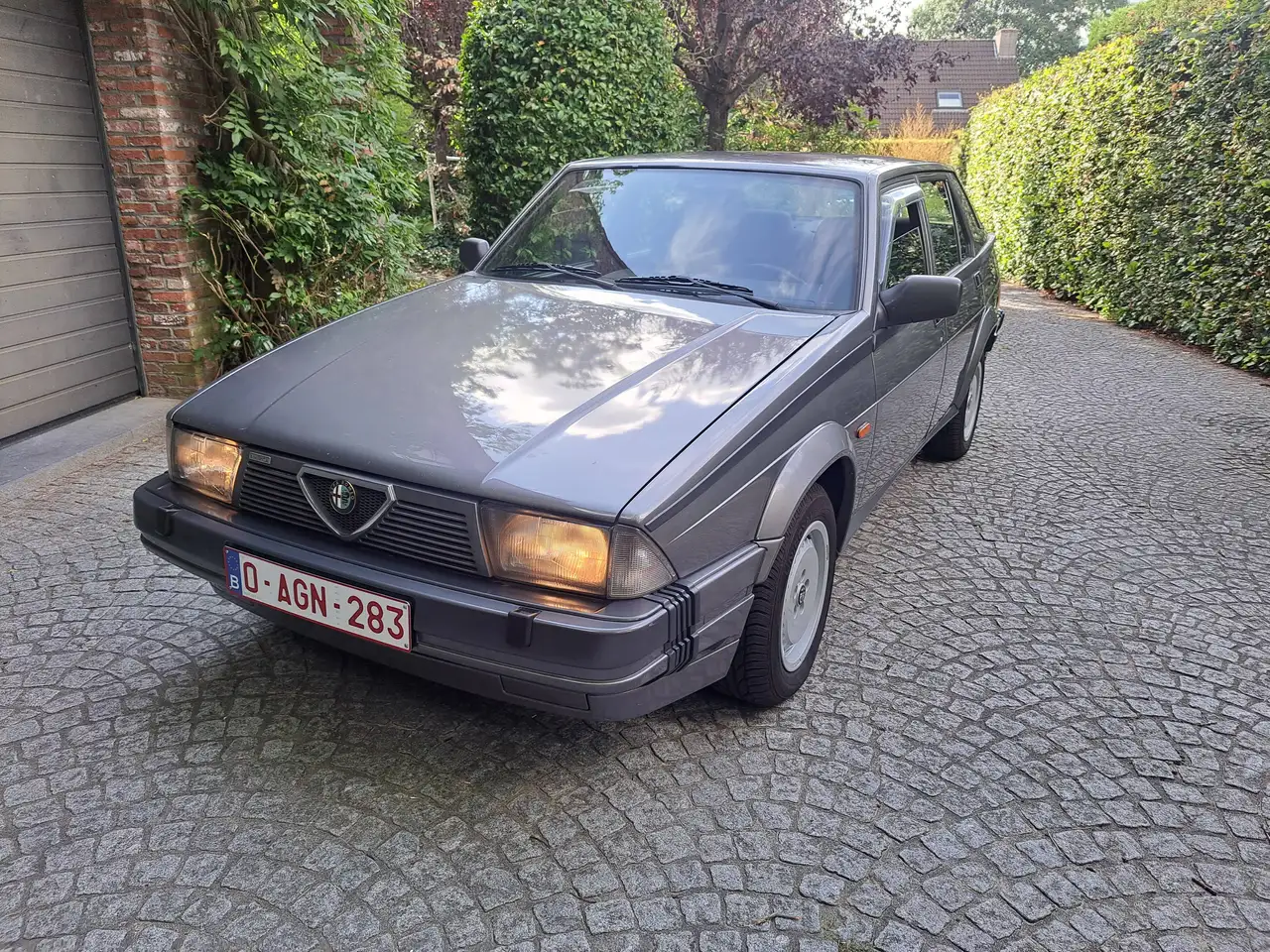 Alfa Romeo 75 V6 3.0 America, foto 2