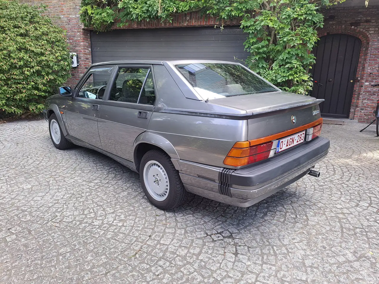 Alfa Romeo 75 V6 3.0 America, foto 3