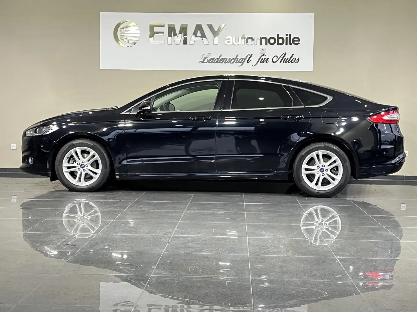 Ford Mondeo 1.5 EcoBoost Titanium Automatik Schwarz - 1