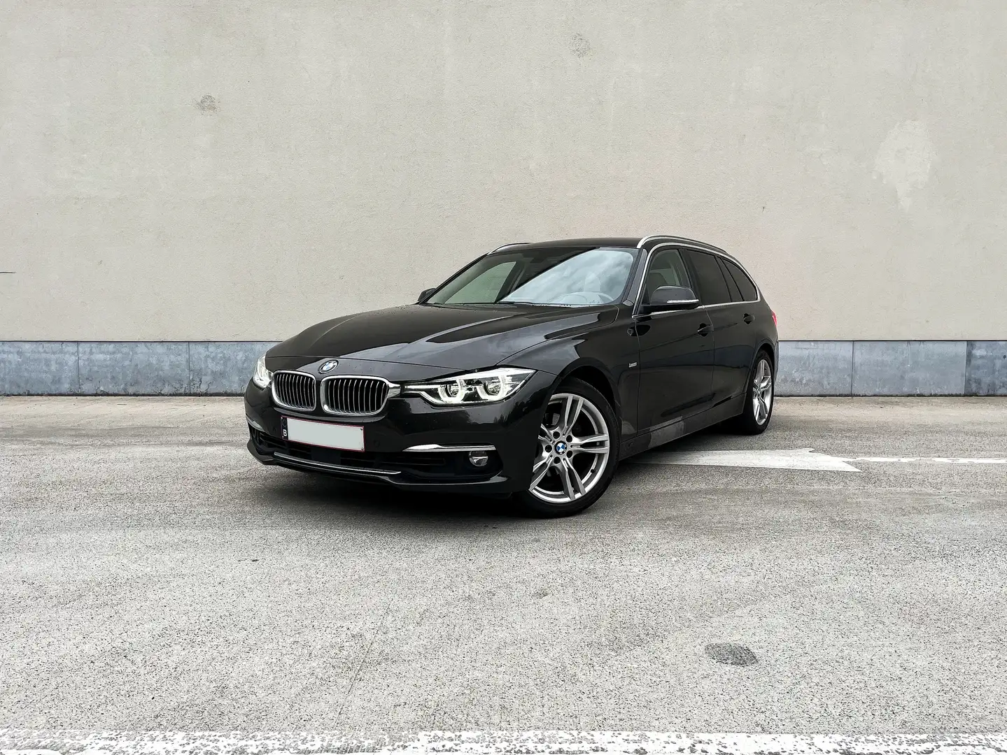 BMW 320 320i Touring Aut. Luxury Line Bruin - 1