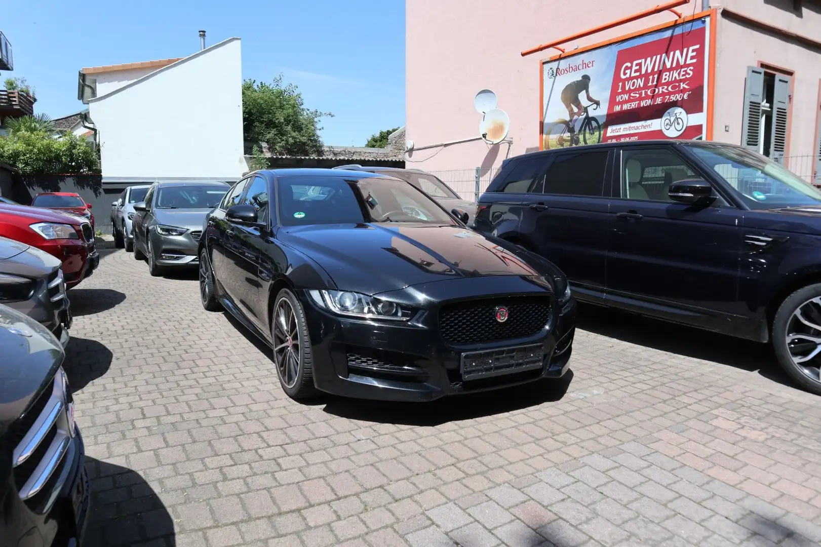 Jaguar XE R-Sport Leder Navi Kamera Totwinkel Spur ... Noir - 1