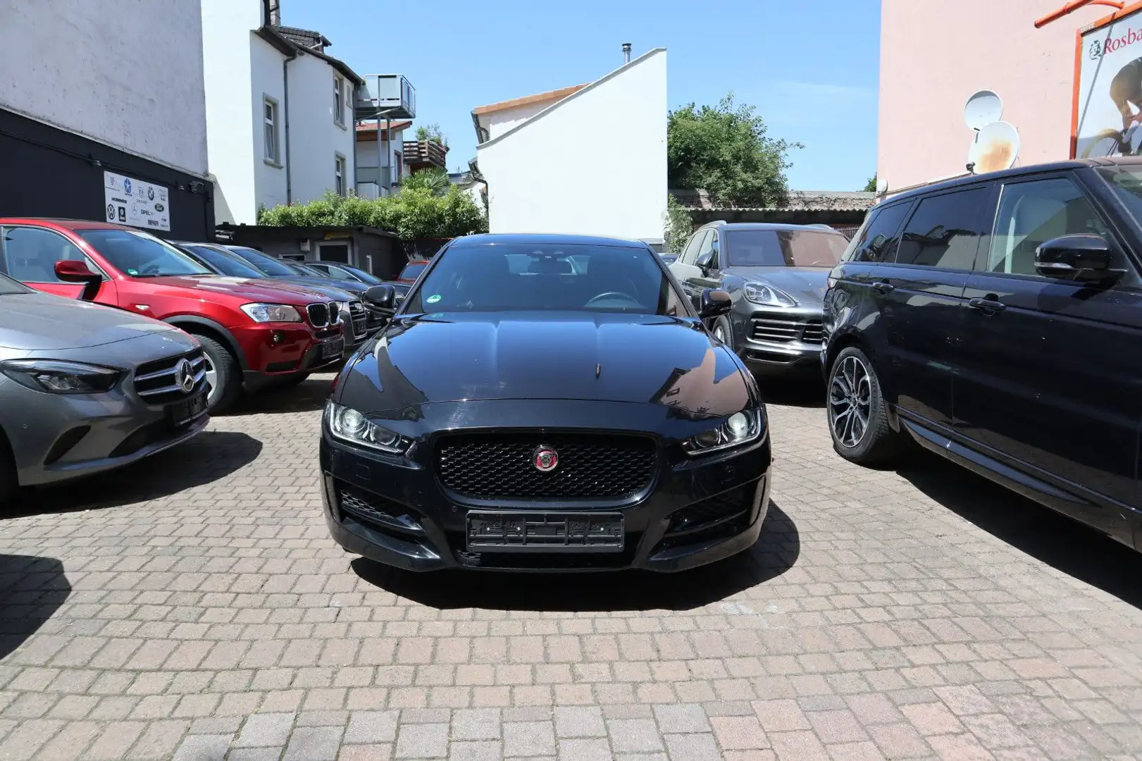 Jaguar XE R-Sport Leder Navi Kamera Totwinkel Spur ... Schwarz - 2