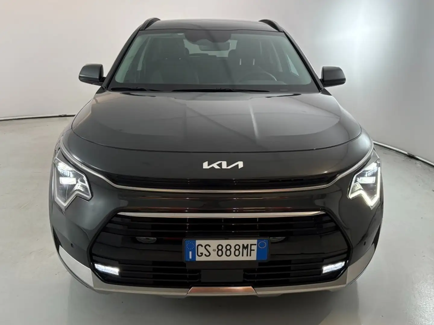 Kia Niro 1.6 GDi Hybrid Evolution Premium Pack Grau - 2