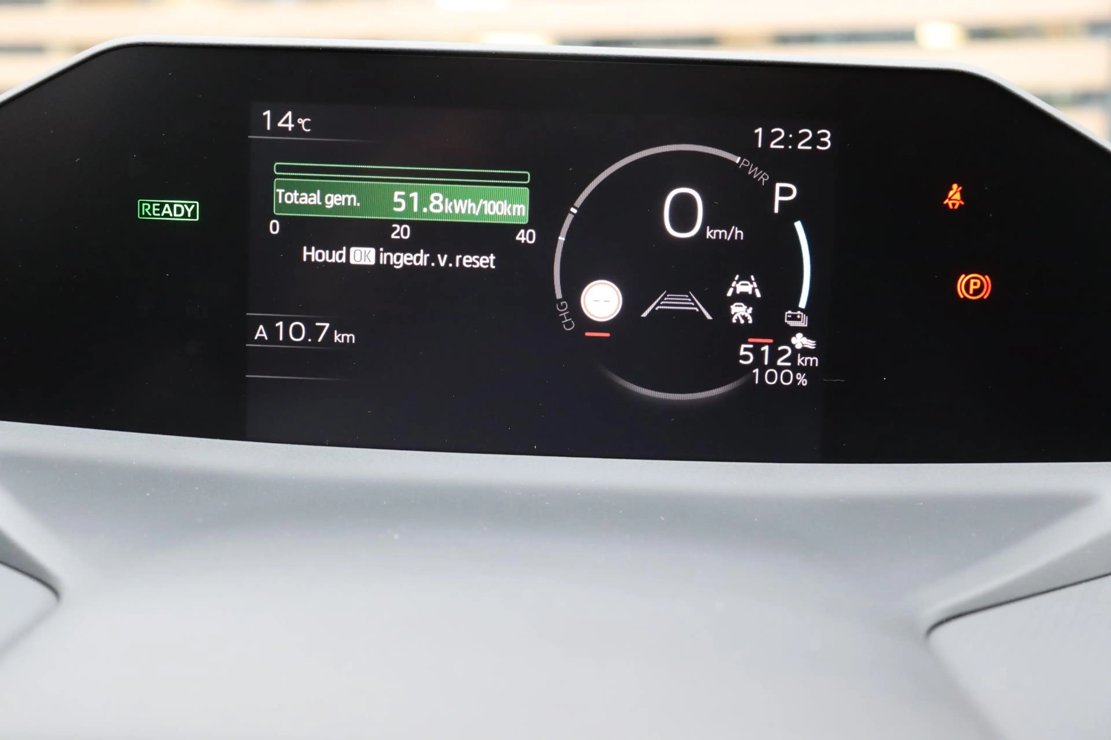 Toyota bZ4X Dynamic 73 kWh, VERWACHT, in november leverbaar me — photo 15