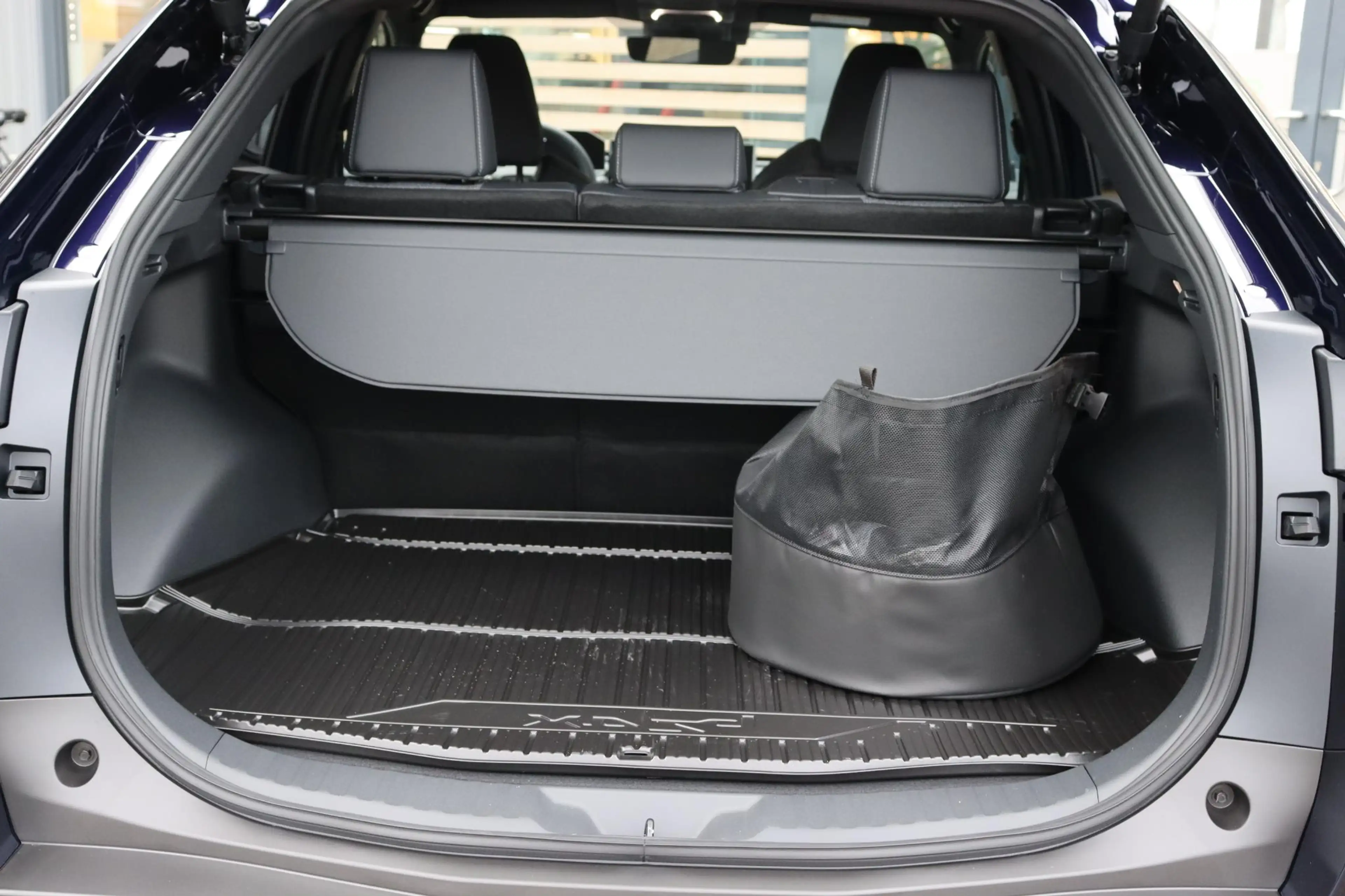 Toyota bZ4X Dynamic 73 kWh, VERWACHT, in november leverbaar me — photo 4