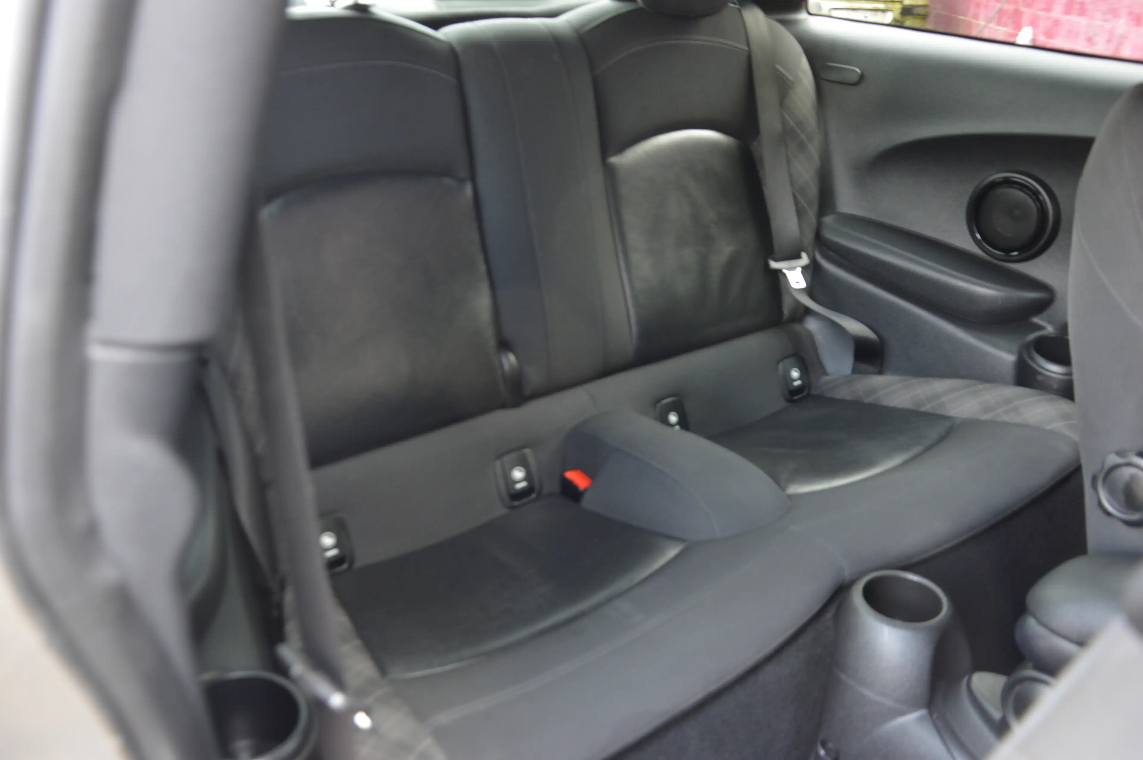 MINI Cooper D 1.5D NAV SENS AR CLIM CRUIS 116.456KM — photo 11