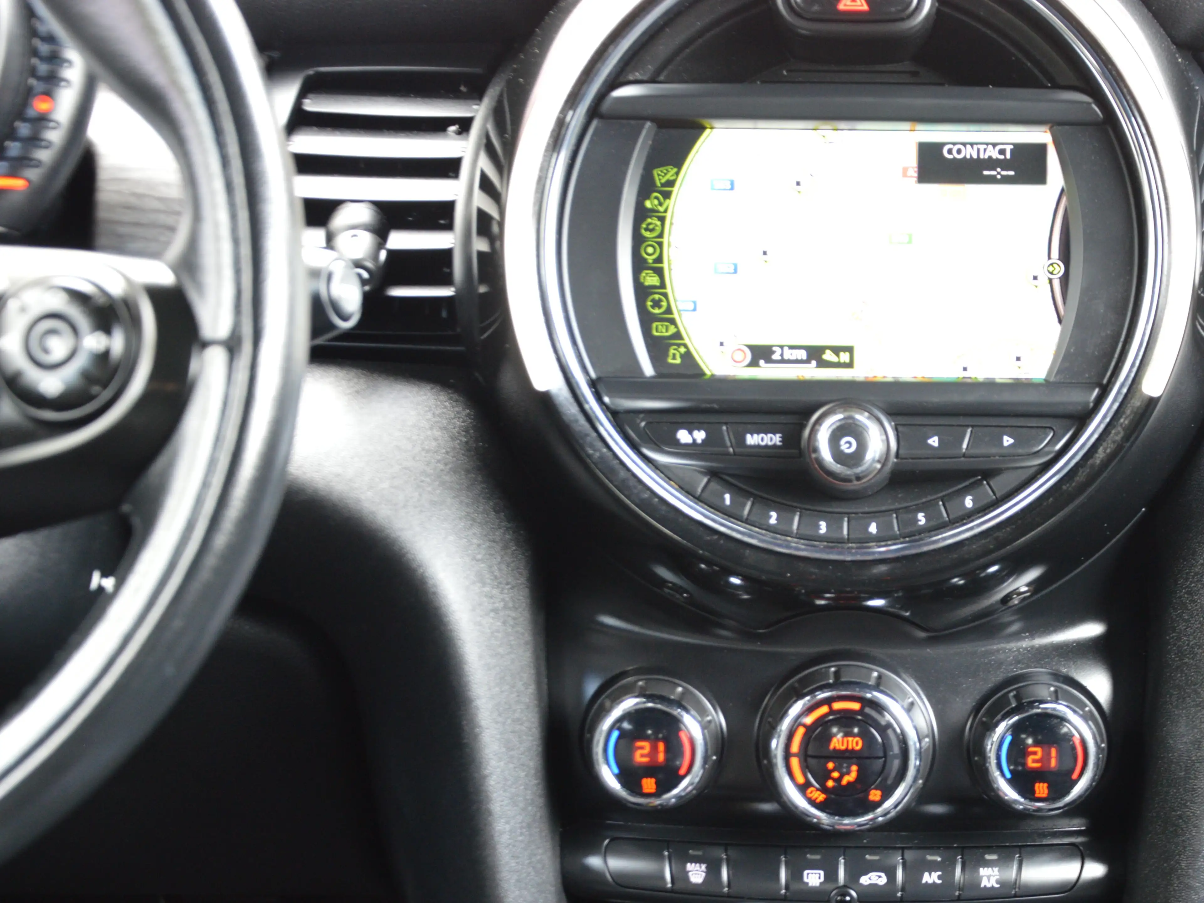 MINI Cooper D 1.5D NAV SENS AR CLIM CRUIS 116.456KM — photo 14