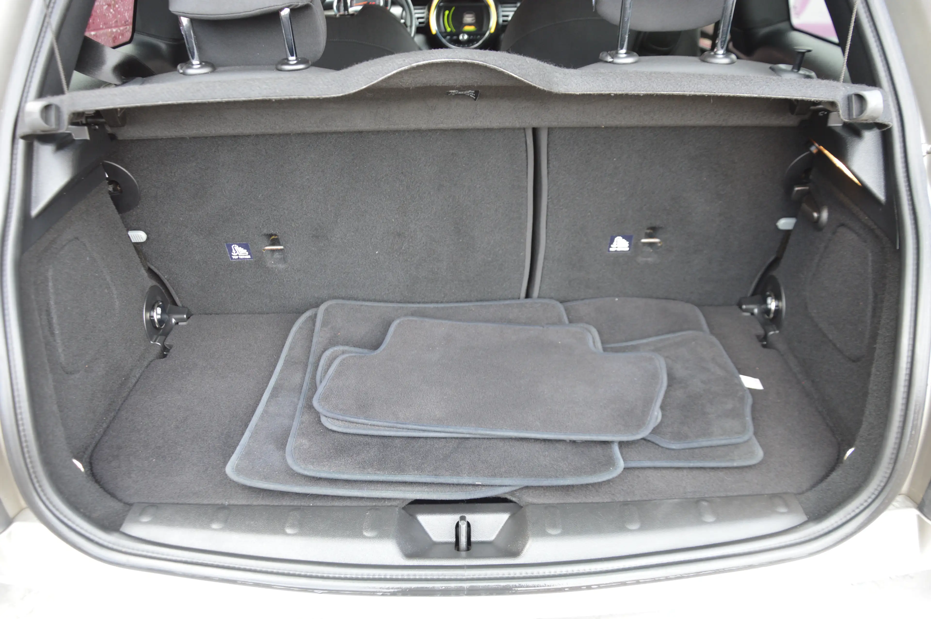 MINI Cooper D 1.5D NAV SENS AR CLIM CRUIS 116.456KM — photo 10