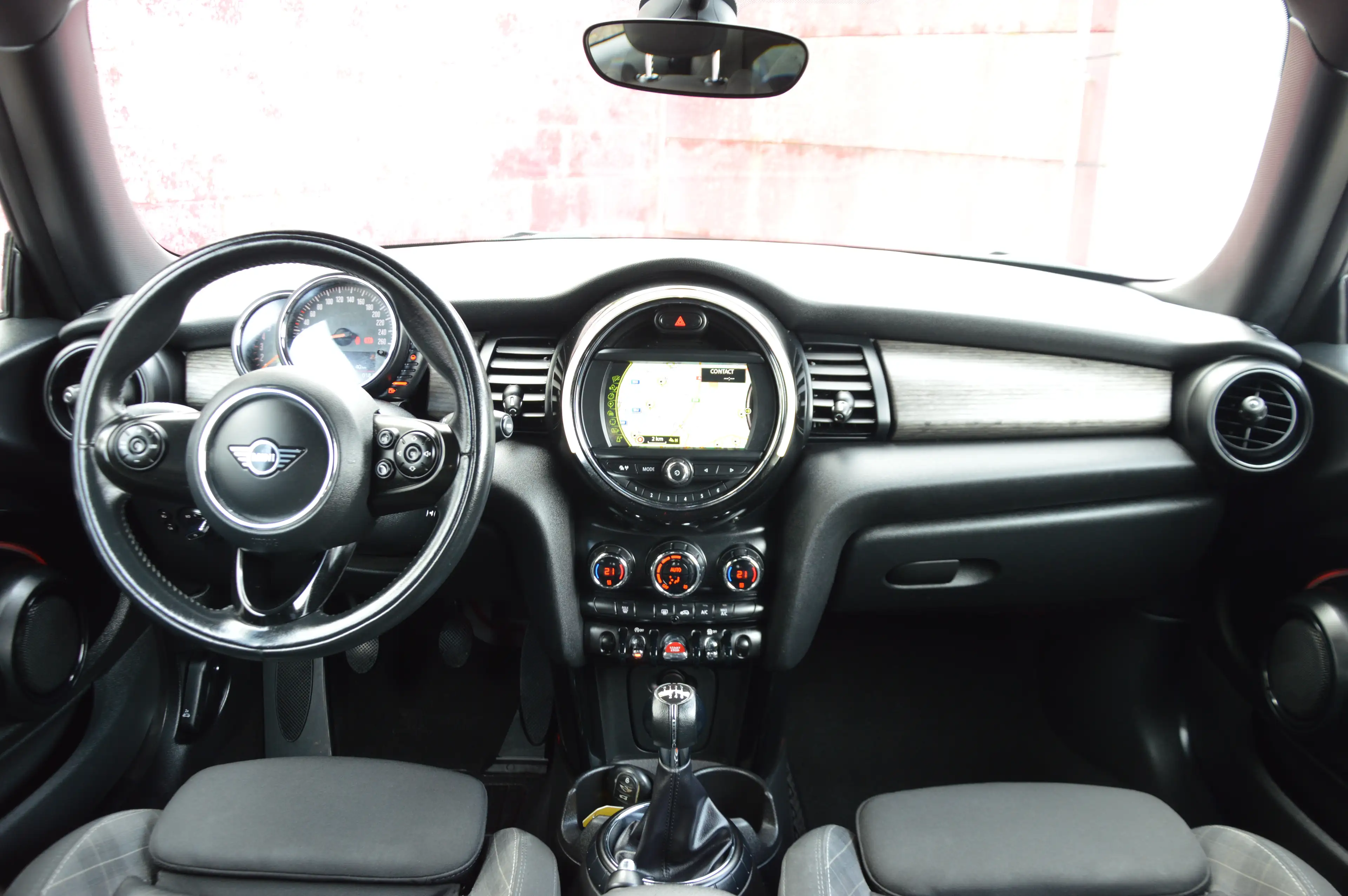 MINI Cooper D 1.5D NAV SENS AR CLIM CRUIS 116.456KM — photo 13