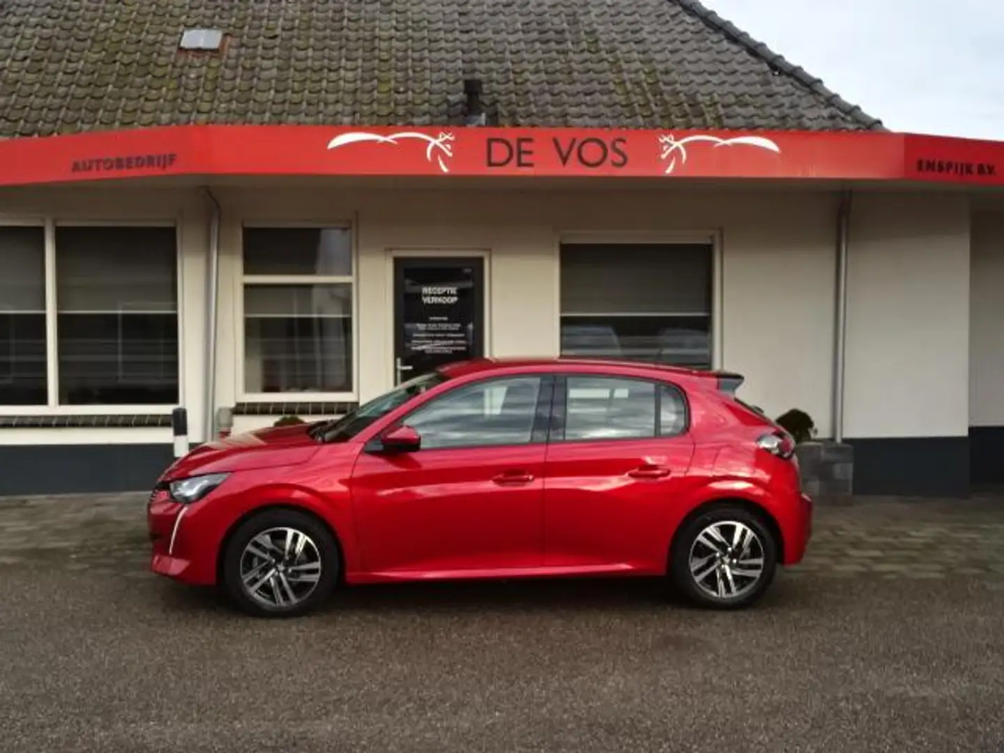 Peugeot 208 1.2 PureTech Allure Rouge - 2