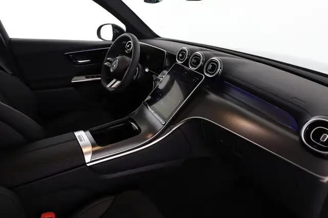 Mercedes-Benz GLC view 5