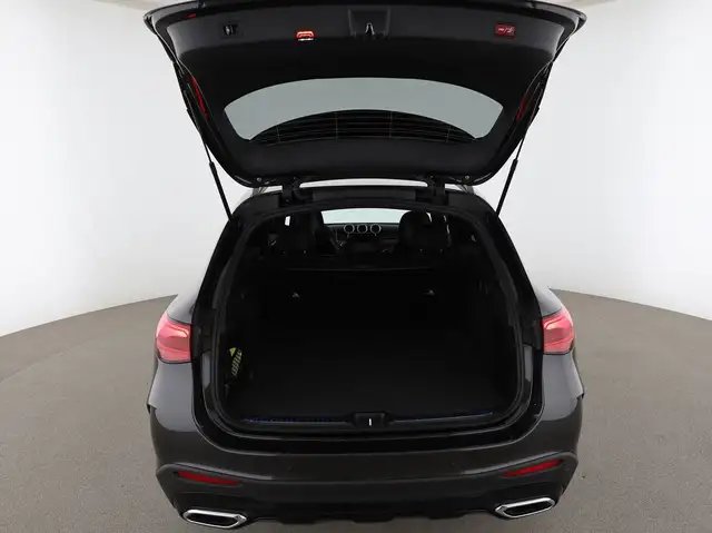 Mercedes-Benz GLC view 9