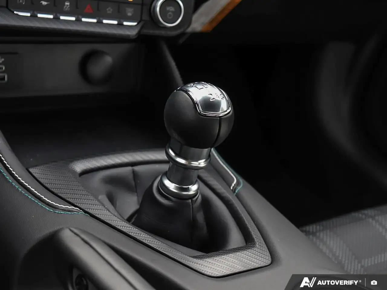 Ford Mustang photo Ford Mustang
