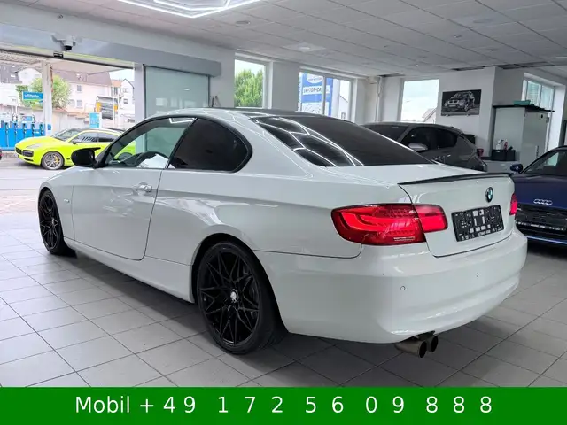 BMW 3 Series view 2