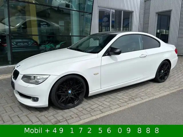 BMW 3 Series view 5