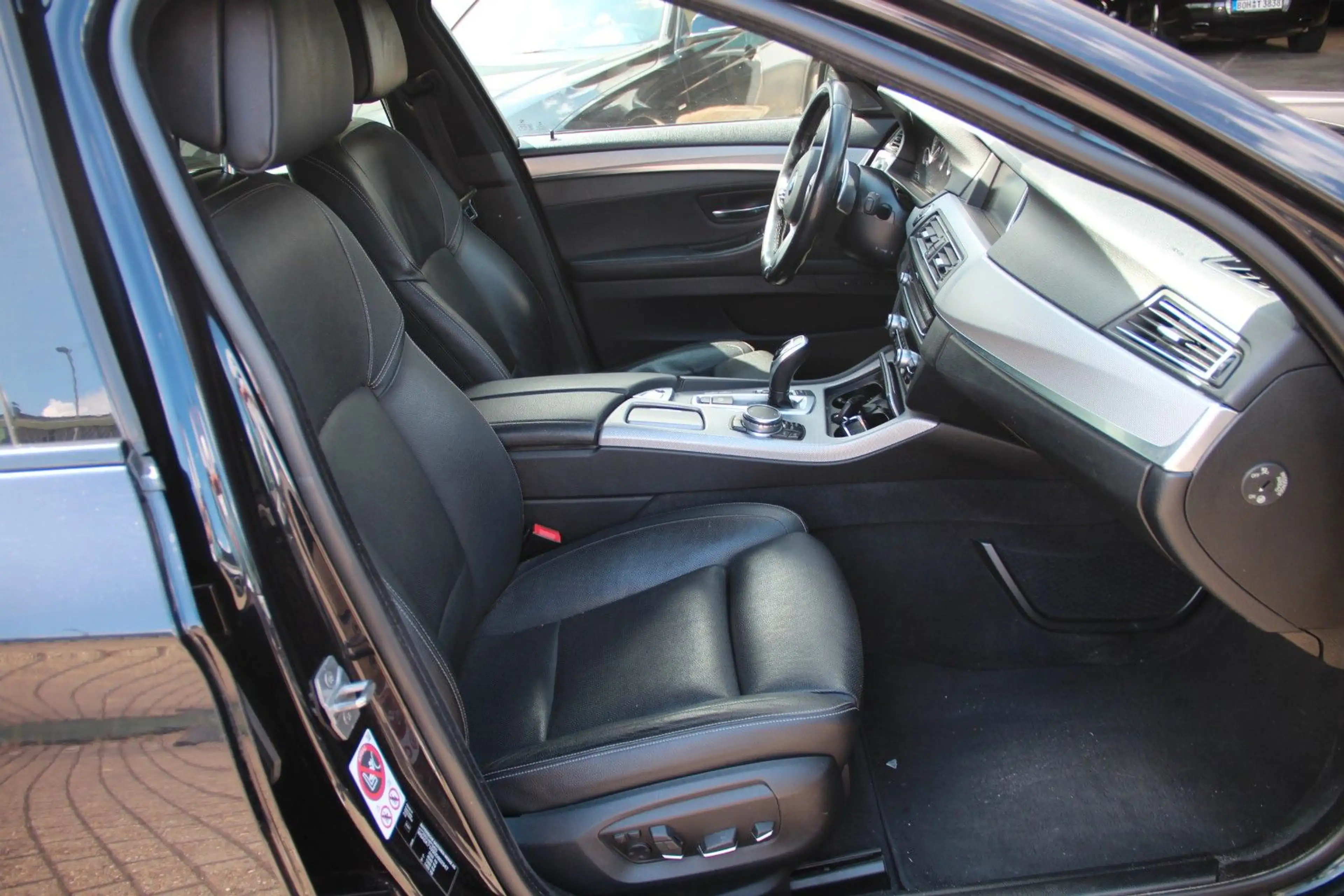 BMW 535 d xDrive M Paket, 4xKlima, Stndhz,Sitzbelüft — photo 13