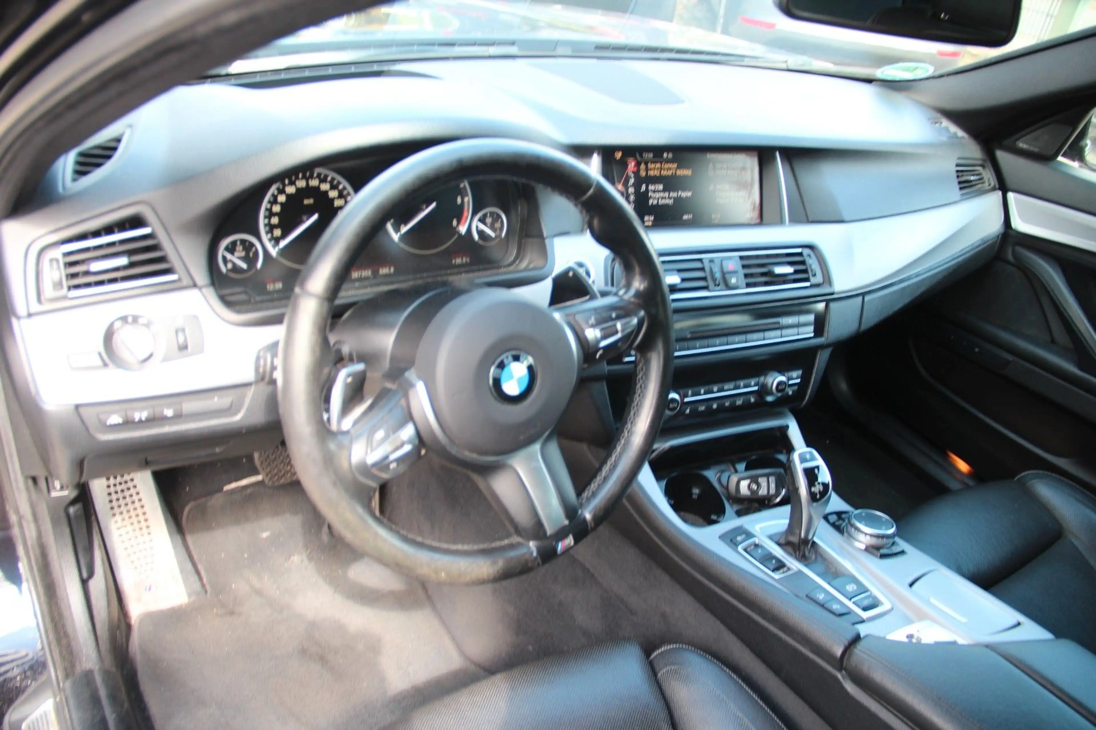 BMW 535 d xDrive M Paket, 4xKlima, Stndhz,Sitzbelüft — photo 9