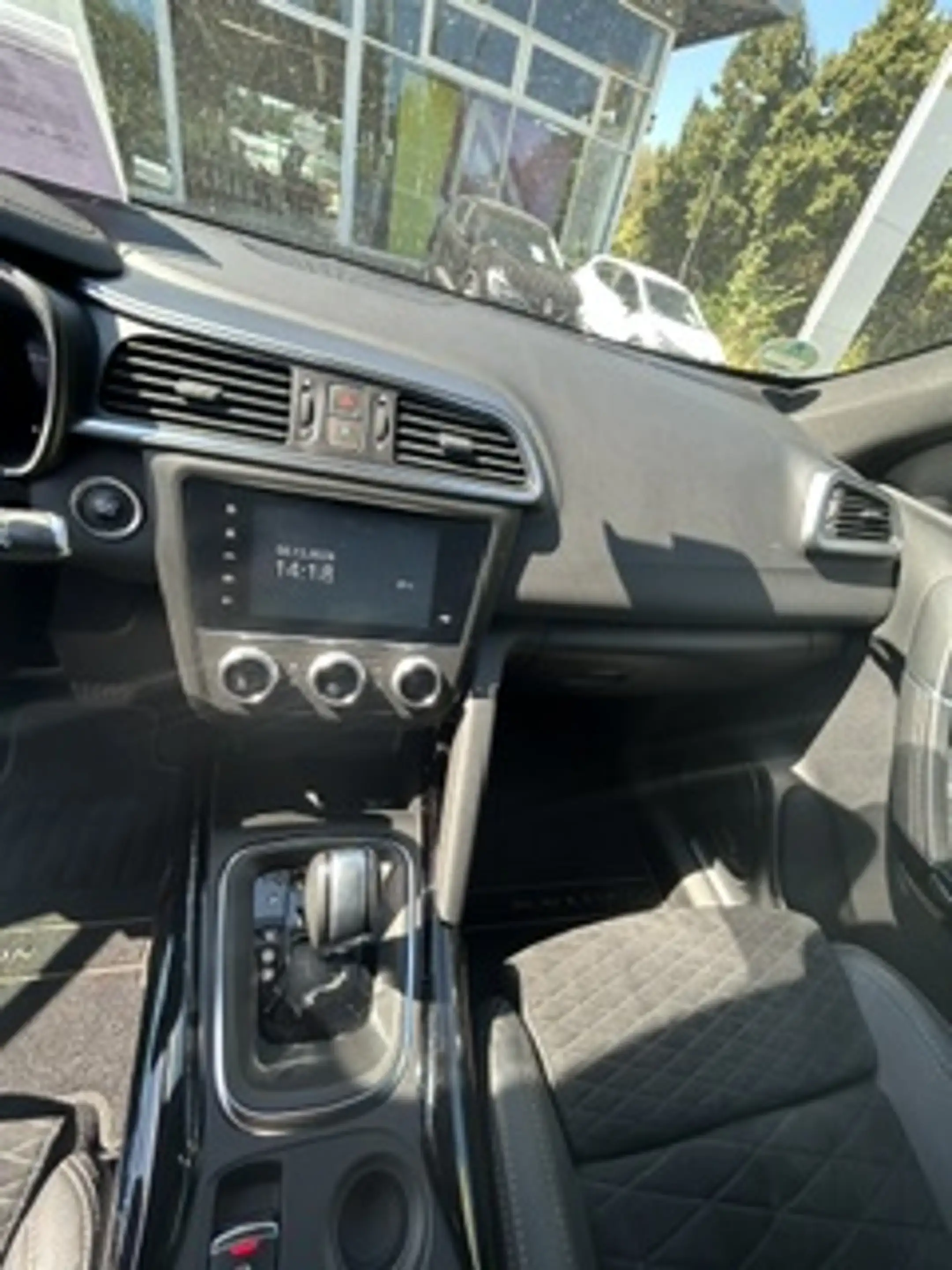 Renault Kadjar Black Edition TCe160 AUTOMATIK — photo 8