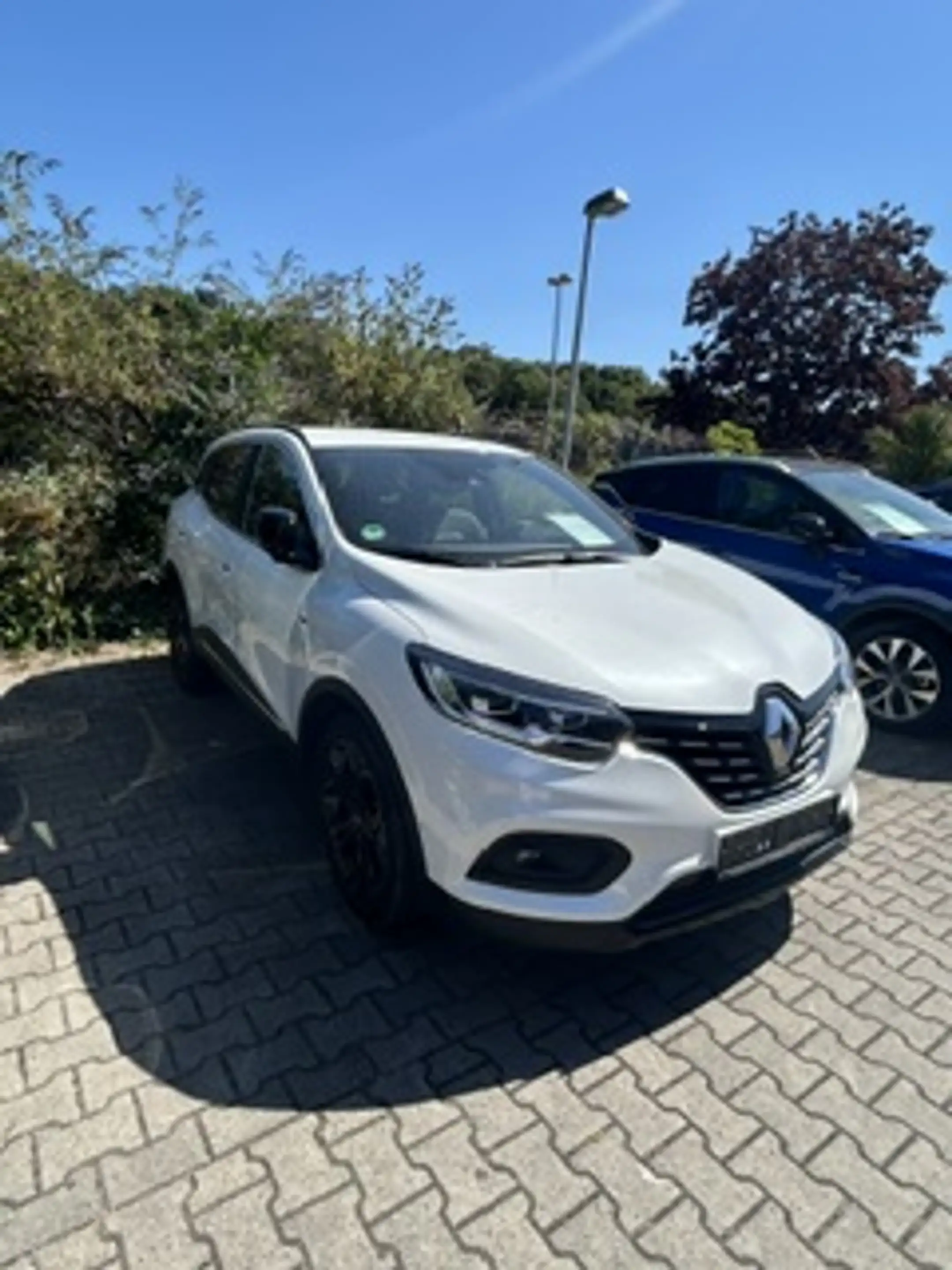 Renault Kadjar Black Edition TCe160 AUTOMATIK — photo 2