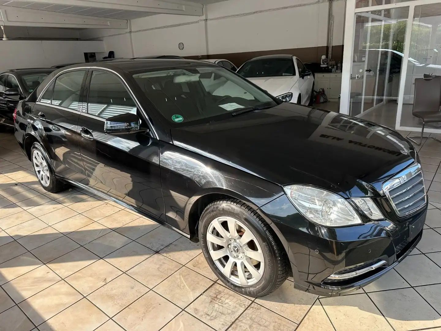Mercedes-Benz E 220 CDI BlueEfficiency Standheizung Mod 2013 Noir - 1