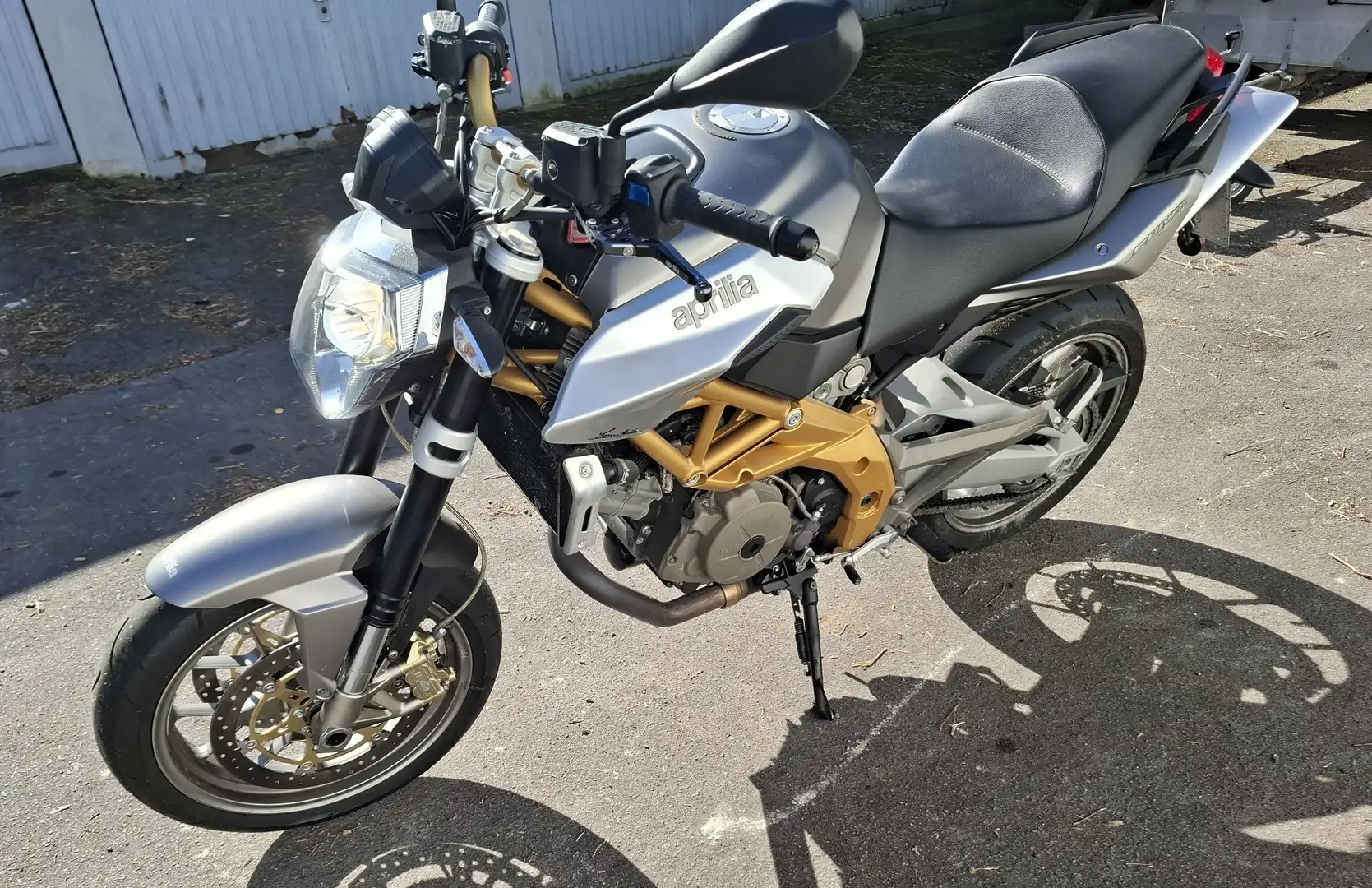 Aprilia Shiver 750 Plateado - 1