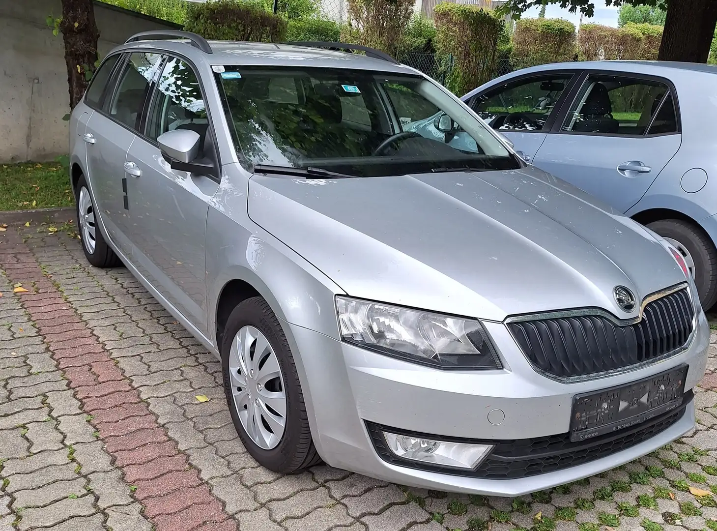 Skoda Octavia Combi 1,6 TDI Ambition Silber - 1