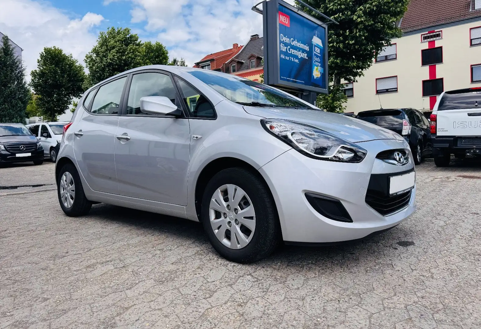 Hyundai iX20 1.4 FIFA world Cup Edition Klima AHK Silber - 1