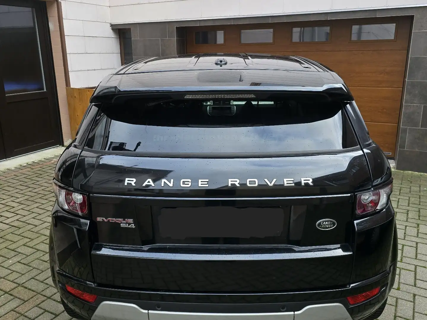 Land Rover Range Rover Evoque Si4 Dynamic mit abnehmbarer AHK Schwarz - 2