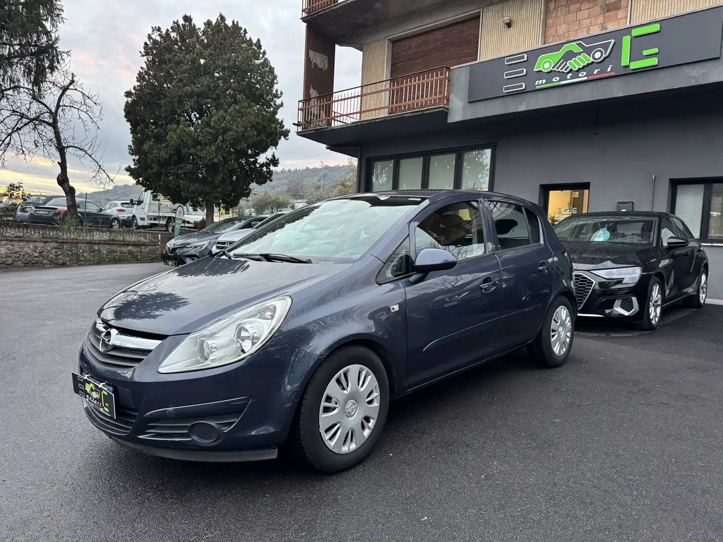 Opel Corsa 5p 1.2 Cosmo easytronic Grau - 1