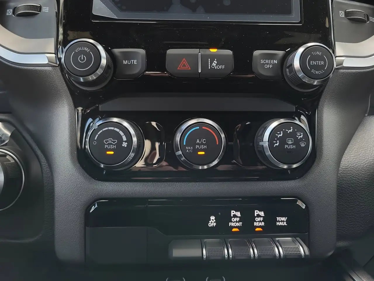 RAM 1500 photo RAM 1500