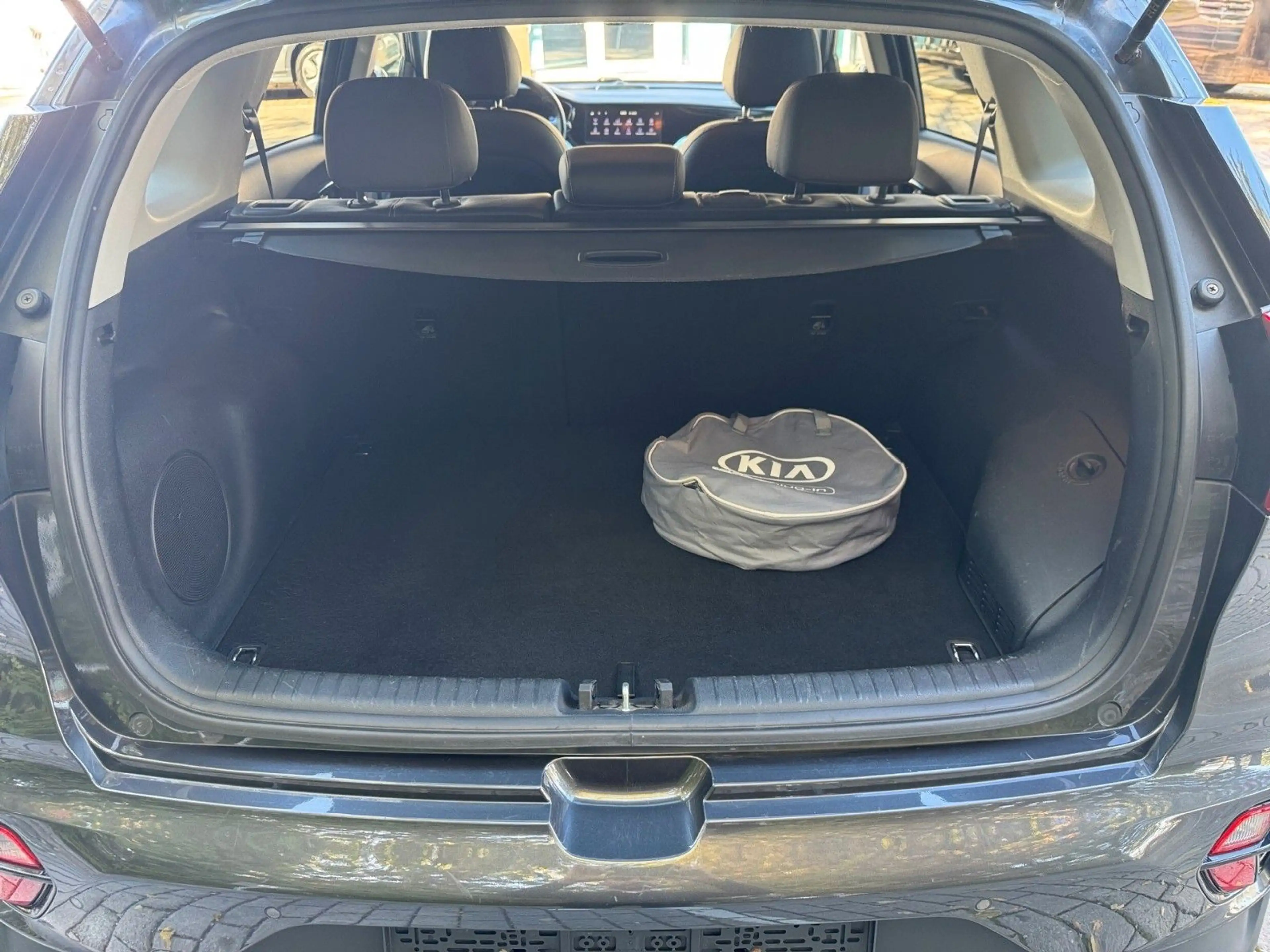 Kia Niro Spirit Plug-in Hybrid — photo 12