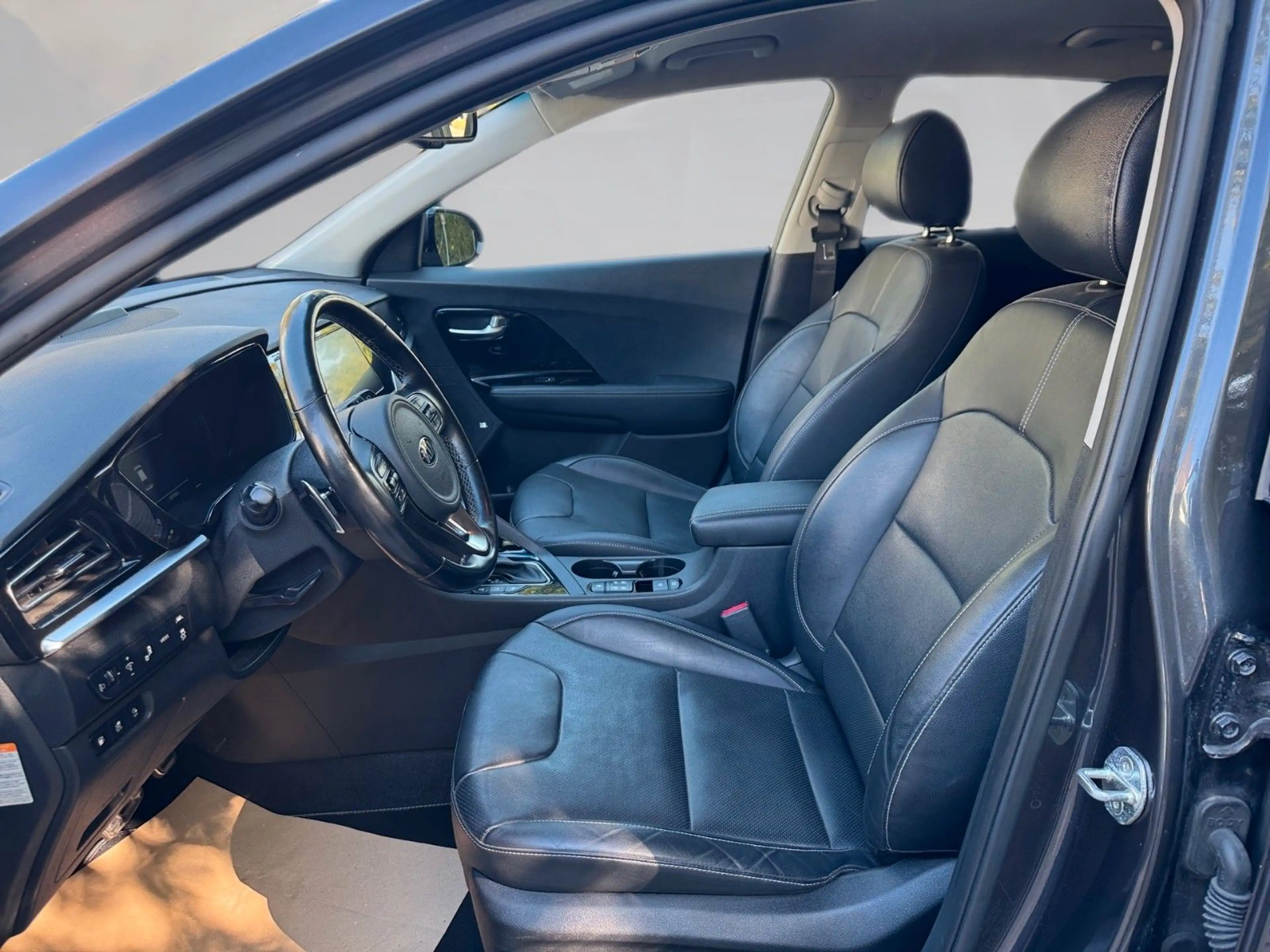 Kia Niro Spirit Plug-in Hybrid — photo 7