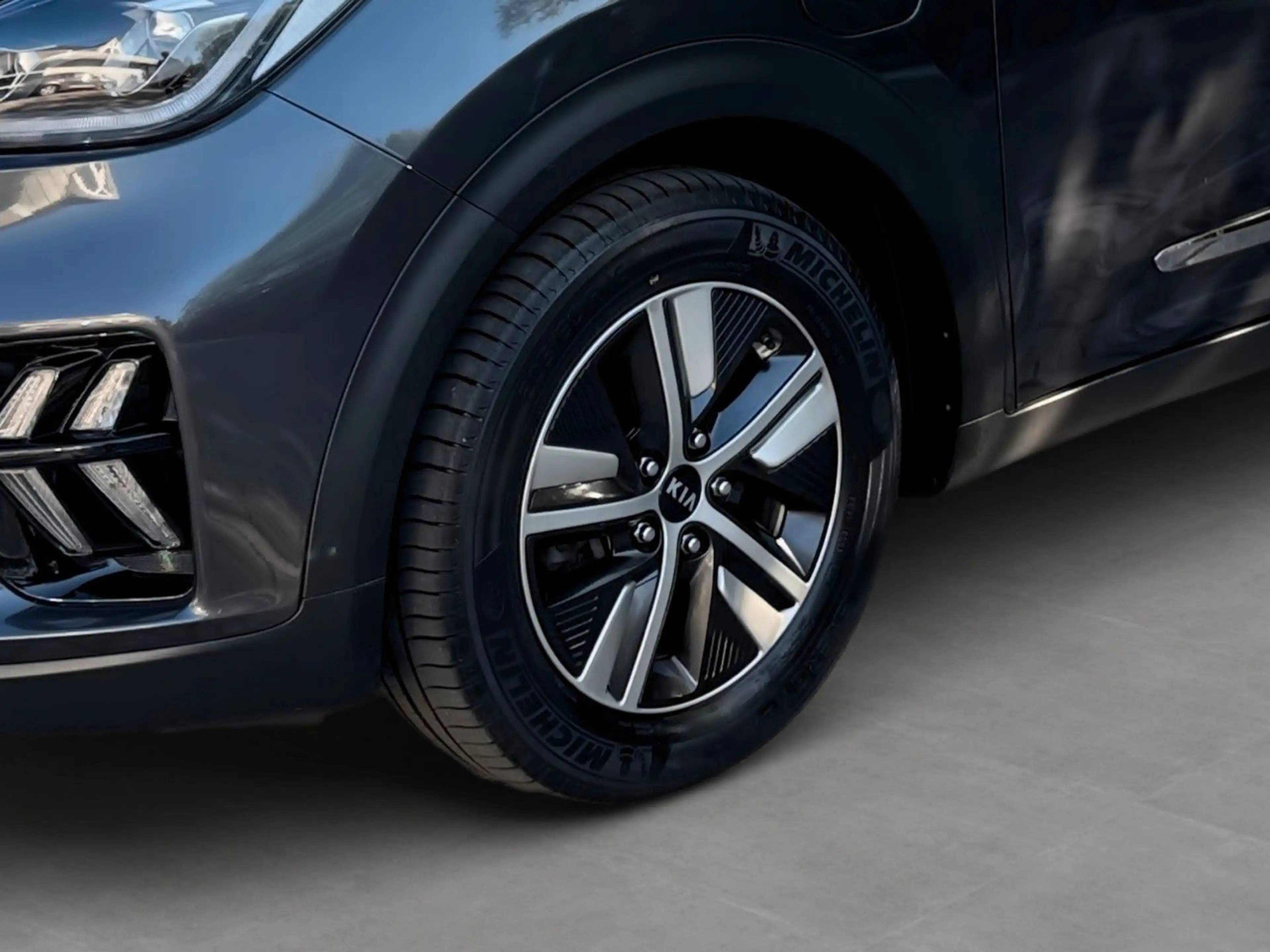 Kia Niro Spirit Plug-in Hybrid — photo 6