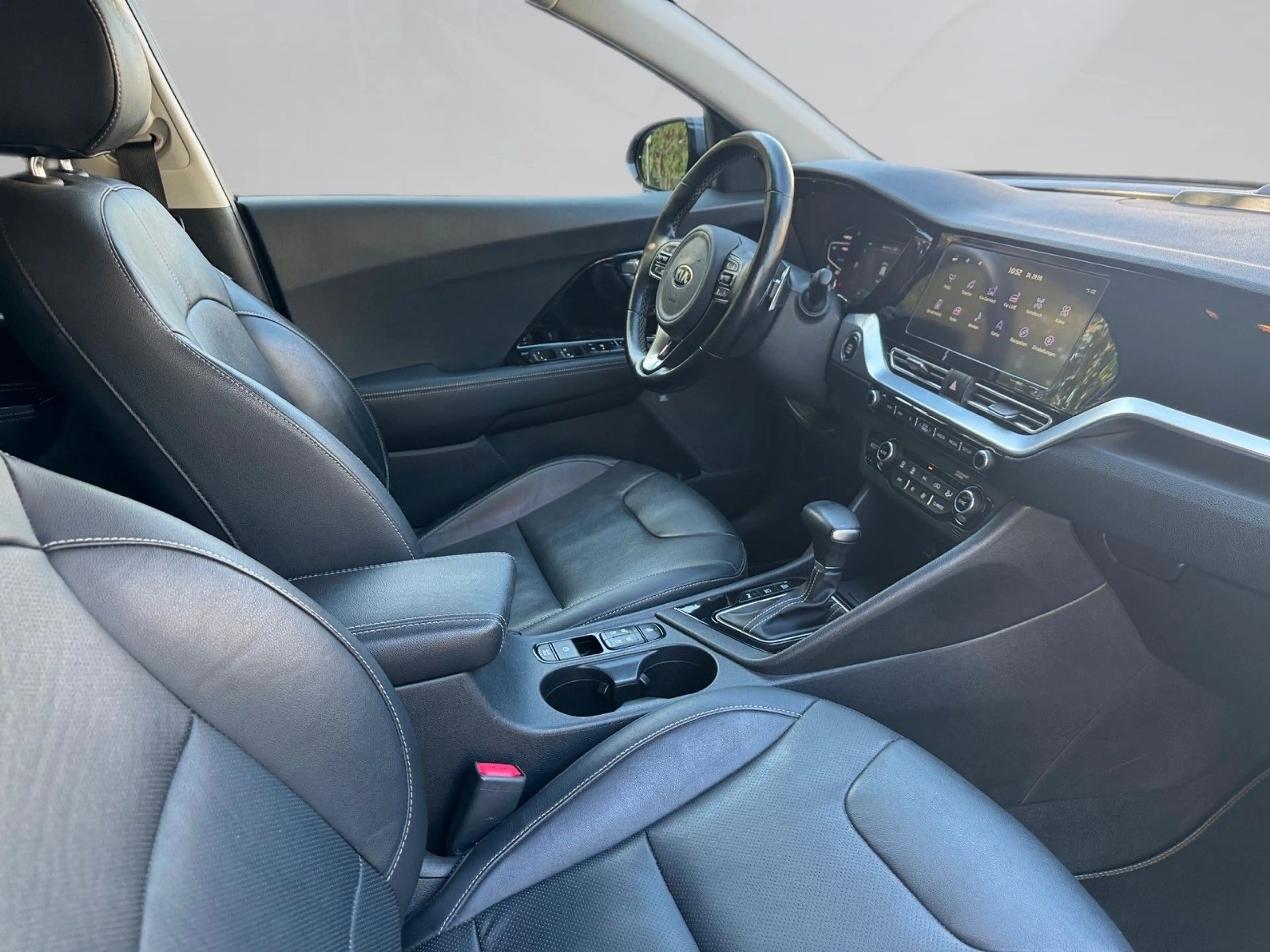 Kia Niro Spirit Plug-in Hybrid — photo 14