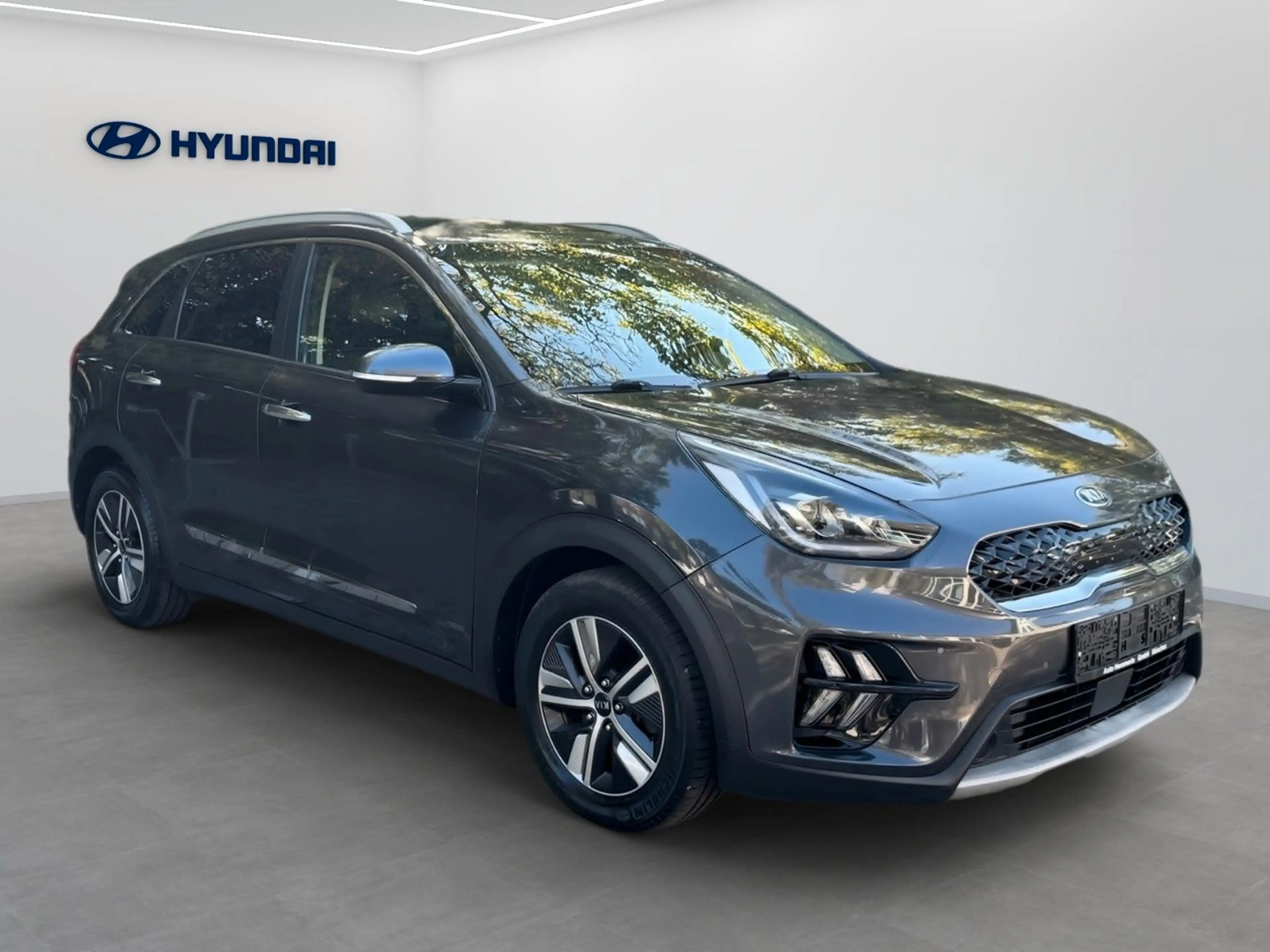Kia Niro Spirit Plug-in Hybrid — photo 2