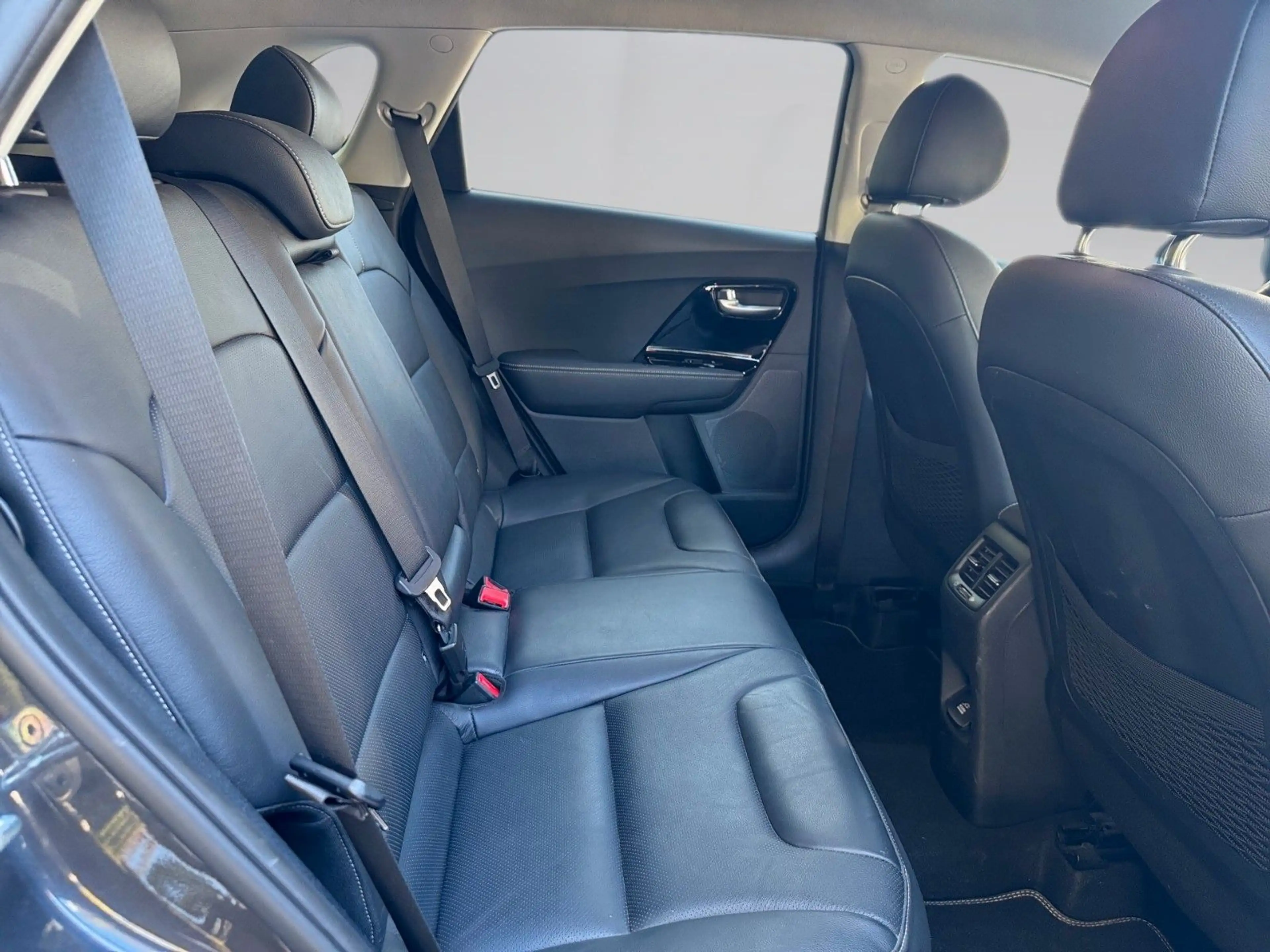 Kia Niro Spirit Plug-in Hybrid — photo 13